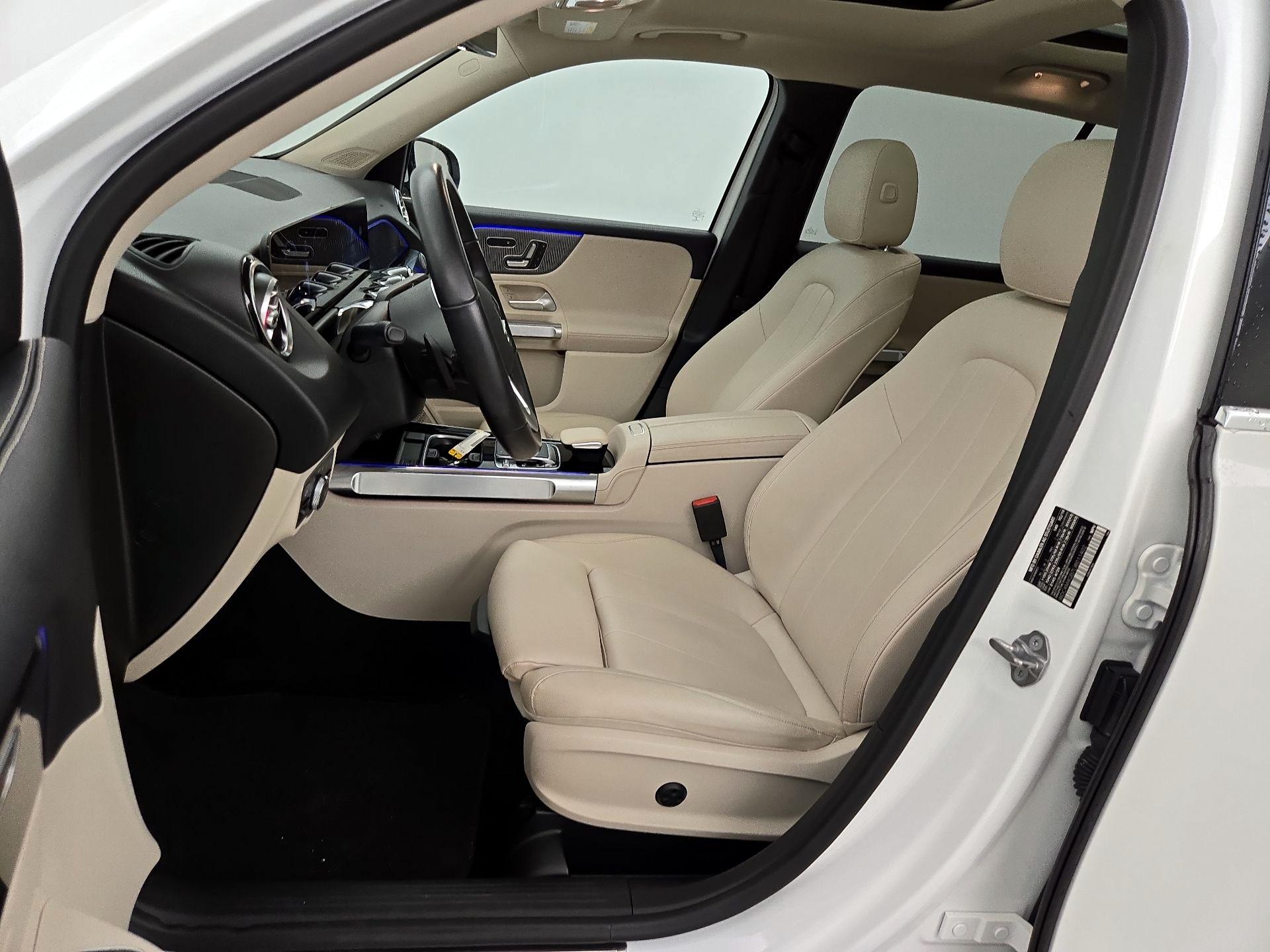 Thumbnail: 2020 Mercedes-Benz GLB - 11