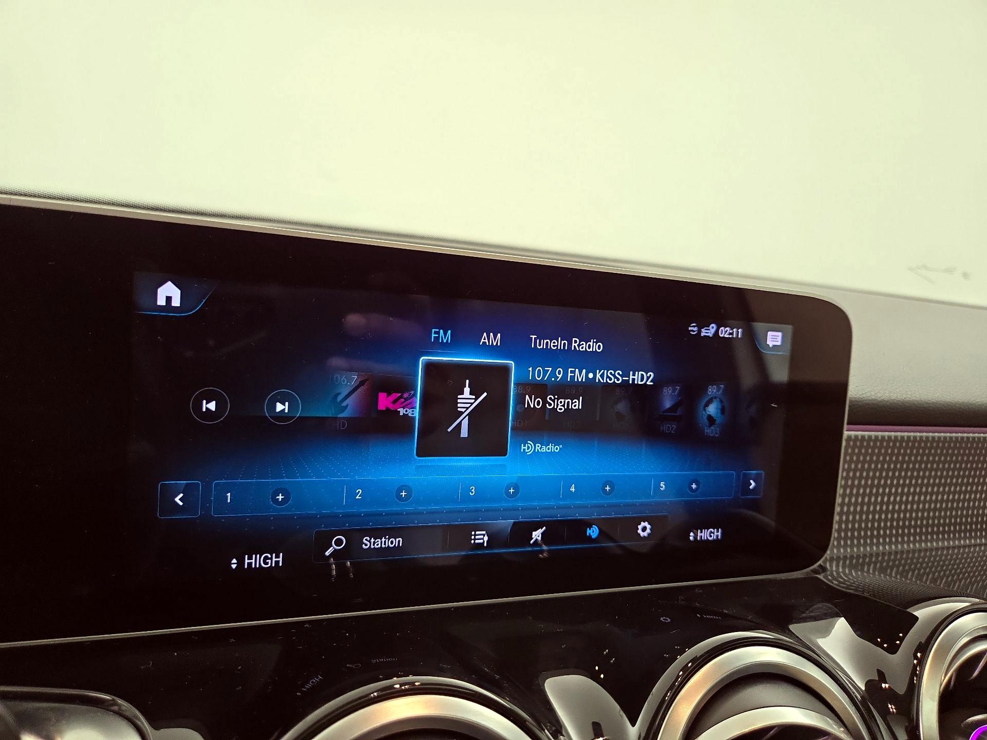 Thumbnail: 2020 Mercedes-Benz GLB - 15