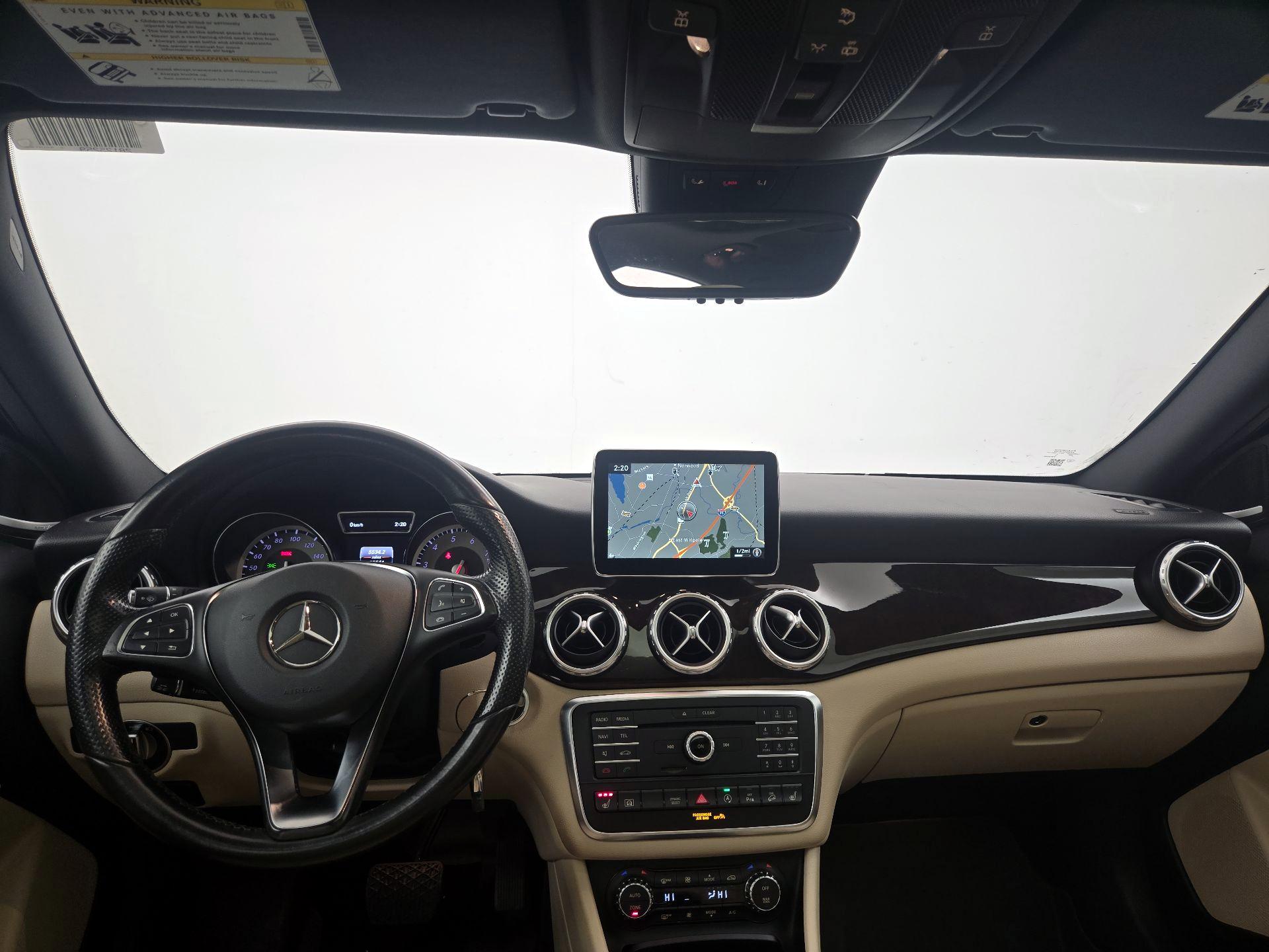 Thumbnail: 2016 Mercedes-Benz GLA - 9