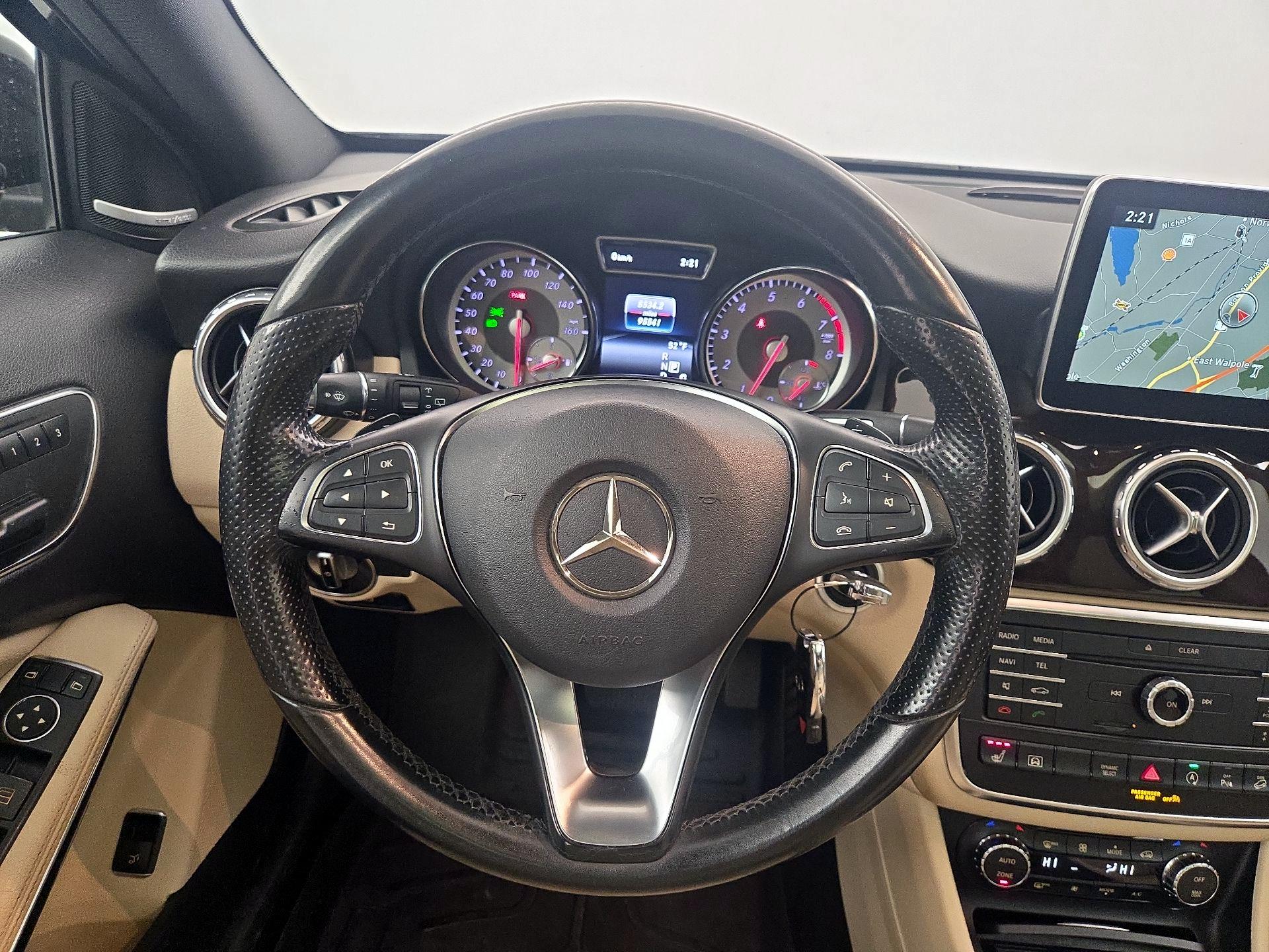 Thumbnail: 2016 Mercedes-Benz GLA - 10