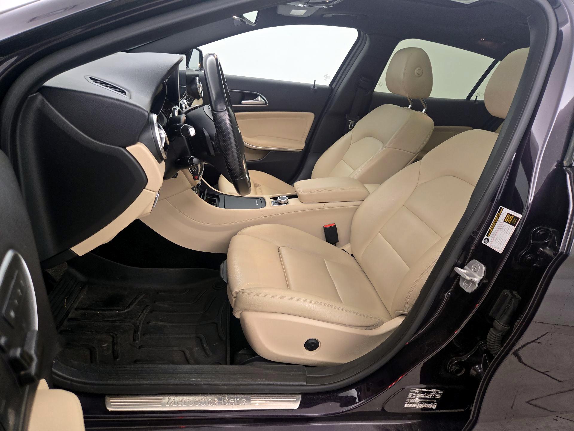 Thumbnail: 2016 Mercedes-Benz GLA - 11