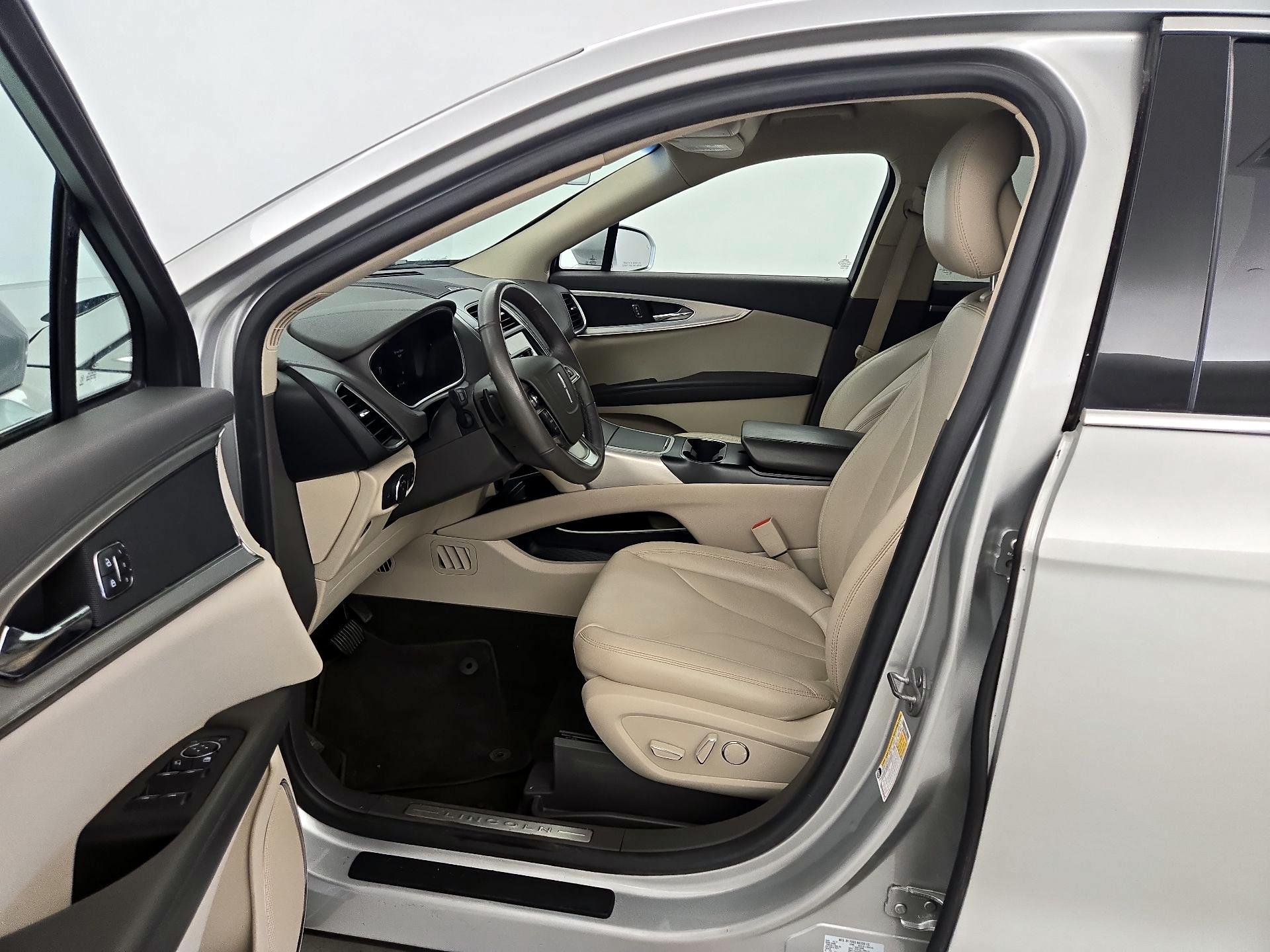 Thumbnail: 2019 Lincoln Nautilus - 11