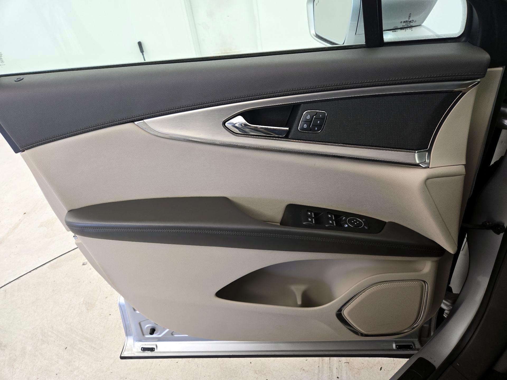 Thumbnail: 2019 Lincoln Nautilus - 12