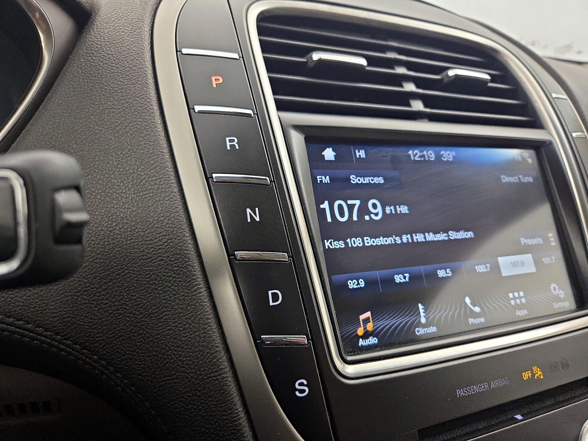 Thumbnail: 2019 Lincoln Nautilus - 16