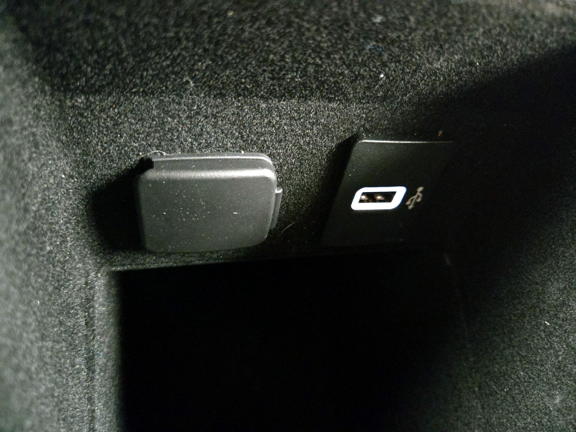 Thumbnail: 2019 Lincoln Nautilus - 17