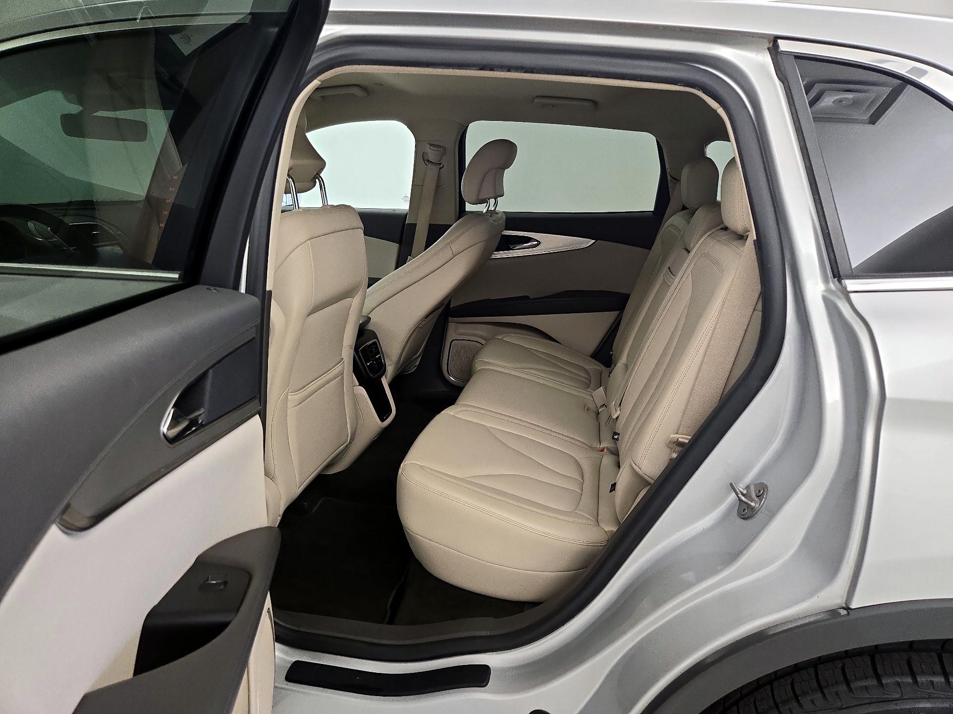 Thumbnail: 2019 Lincoln Nautilus - 18