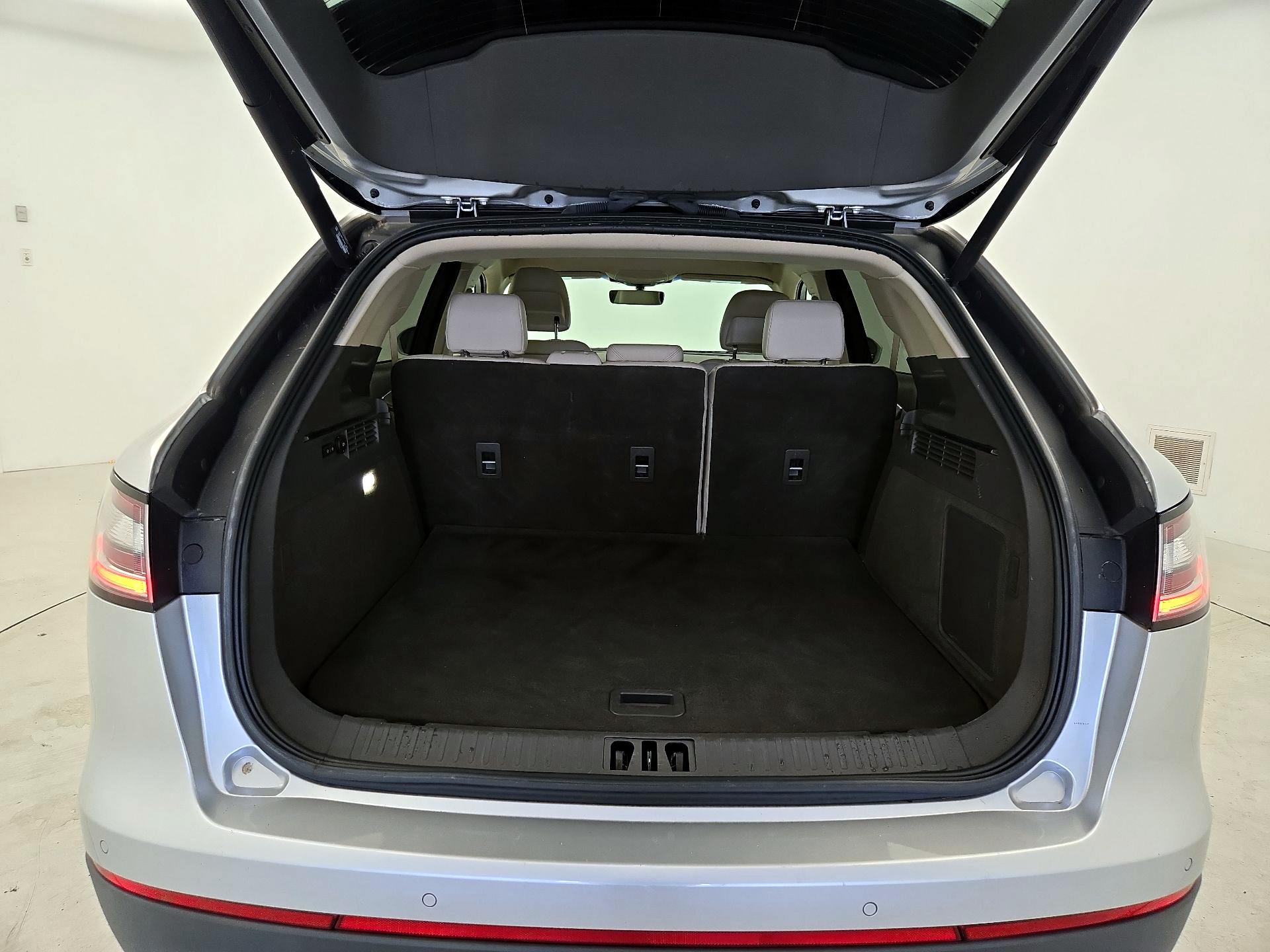 Thumbnail: 2019 Lincoln Nautilus - 19