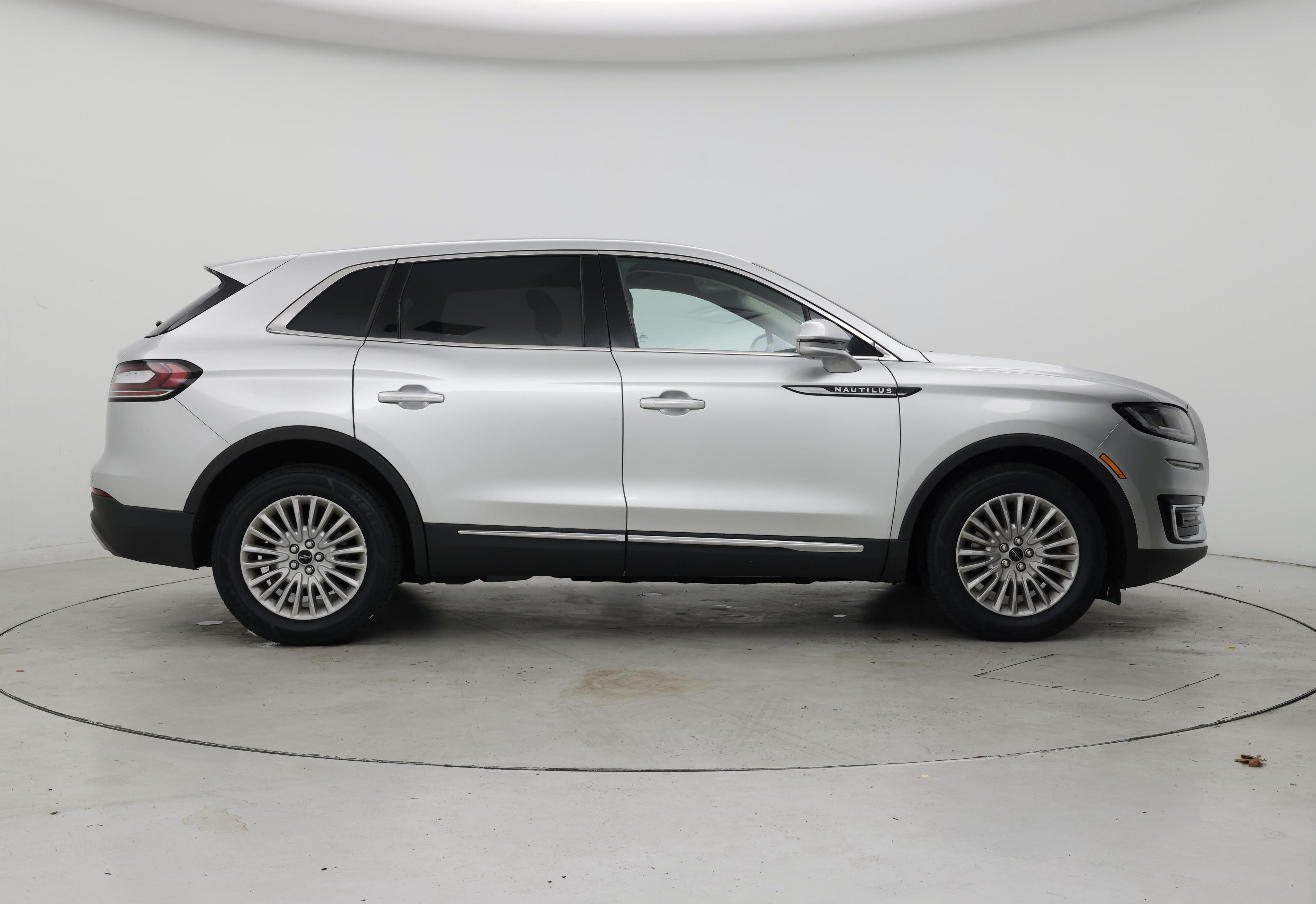 Thumbnail: 2019 Lincoln Nautilus - 7