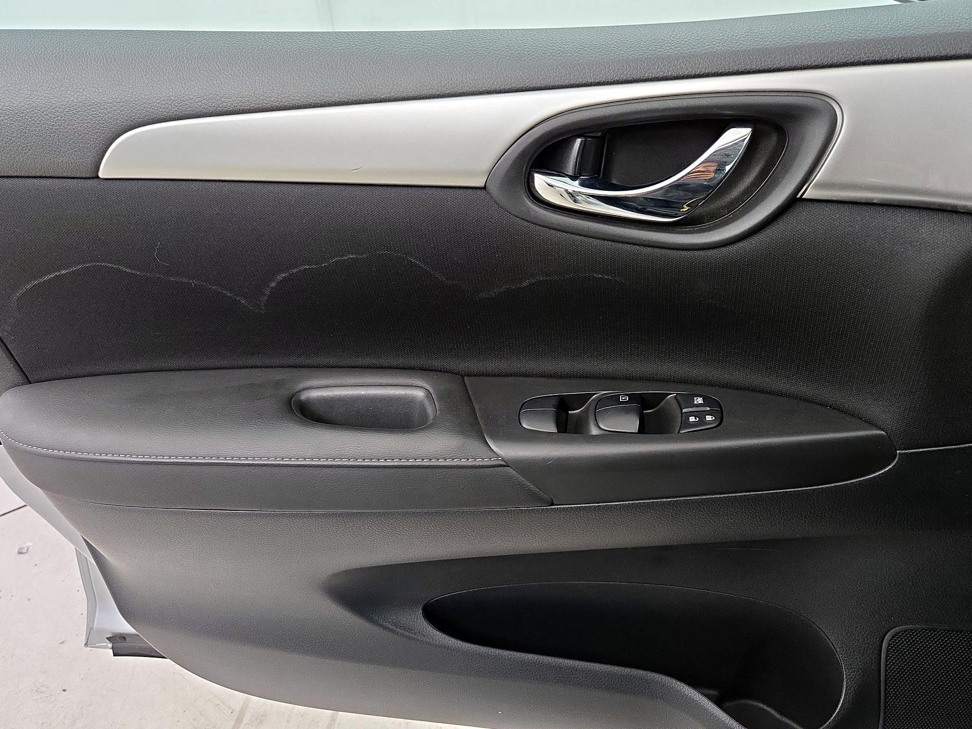 Thumbnail: 2019 Nissan Sentra - 12