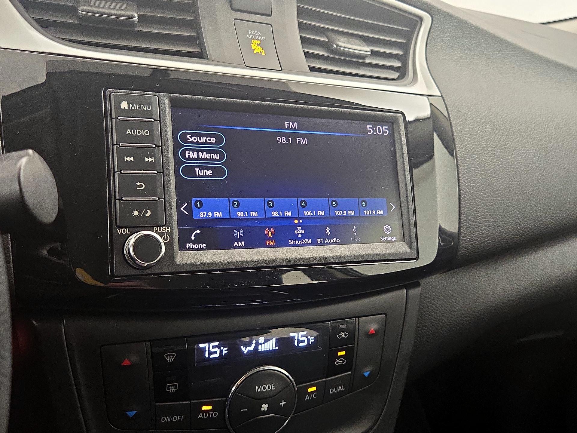 Thumbnail: 2019 Nissan Sentra - 15