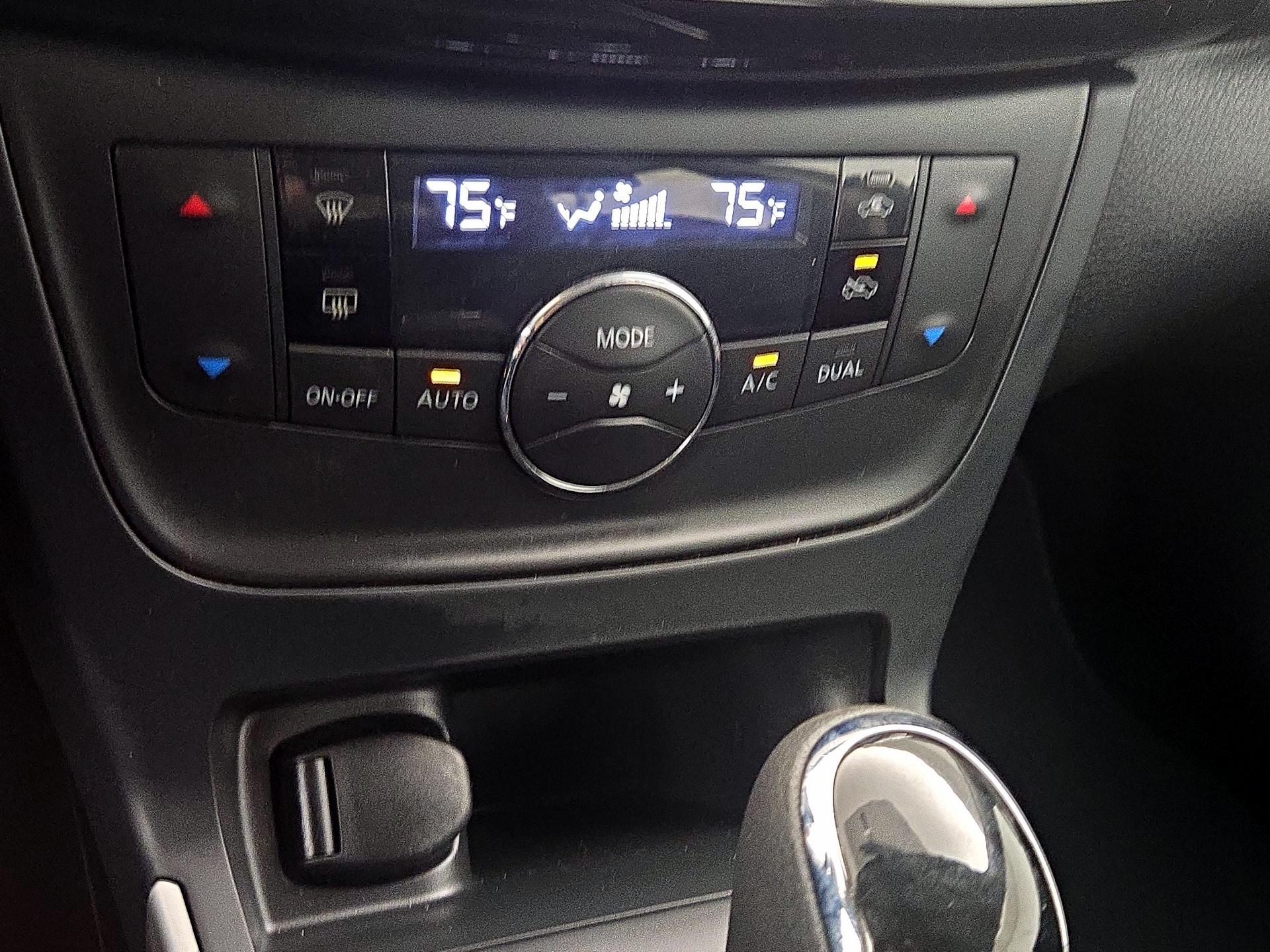 Thumbnail: 2019 Nissan Sentra - 16