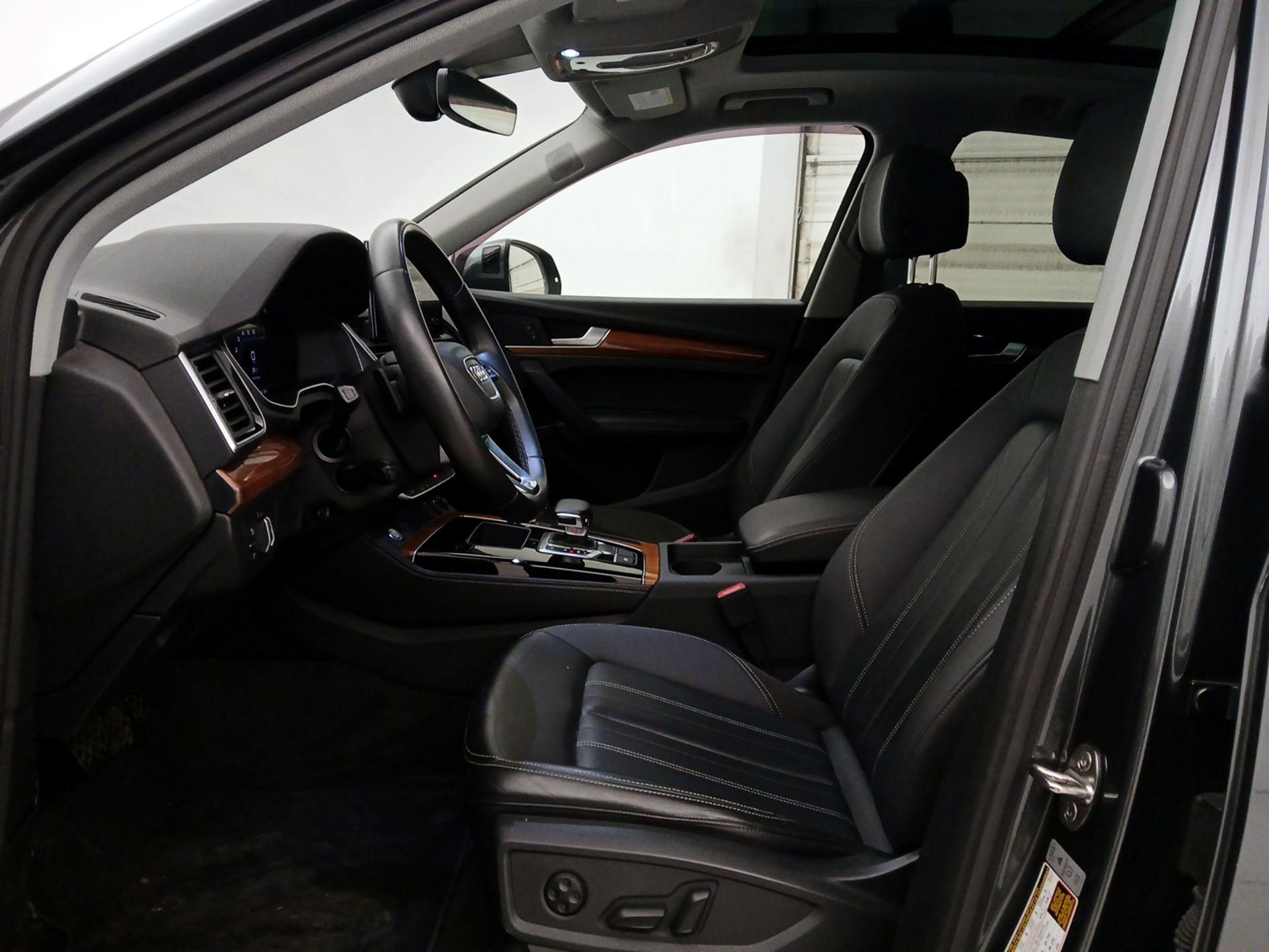 Thumbnail: 2023 Audi Q5 - 11