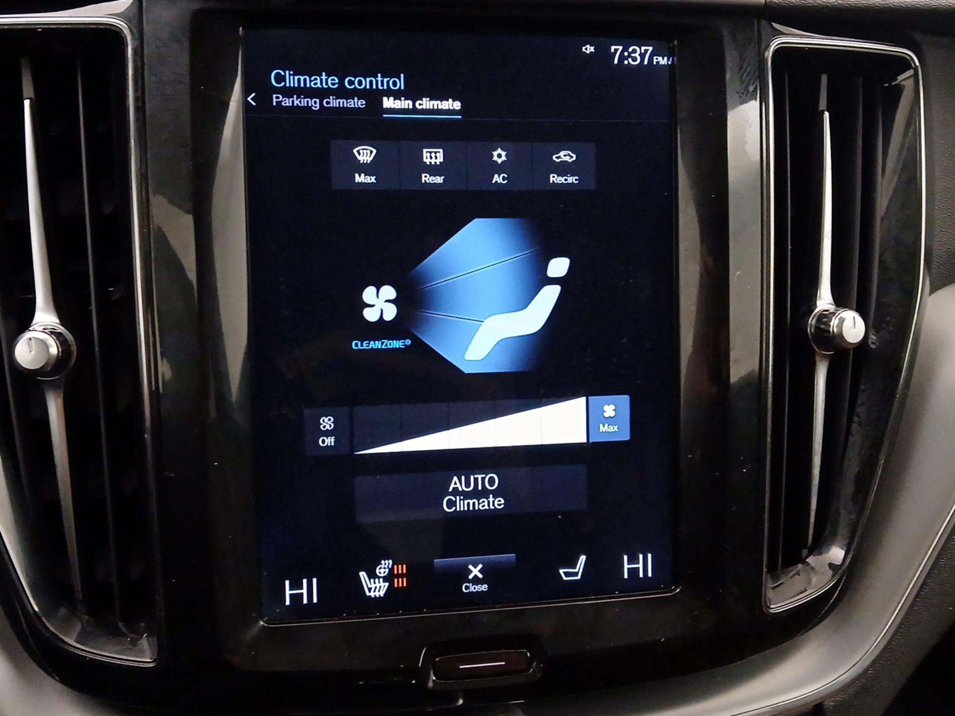 Thumbnail: 2019 Volvo XC60 - 17