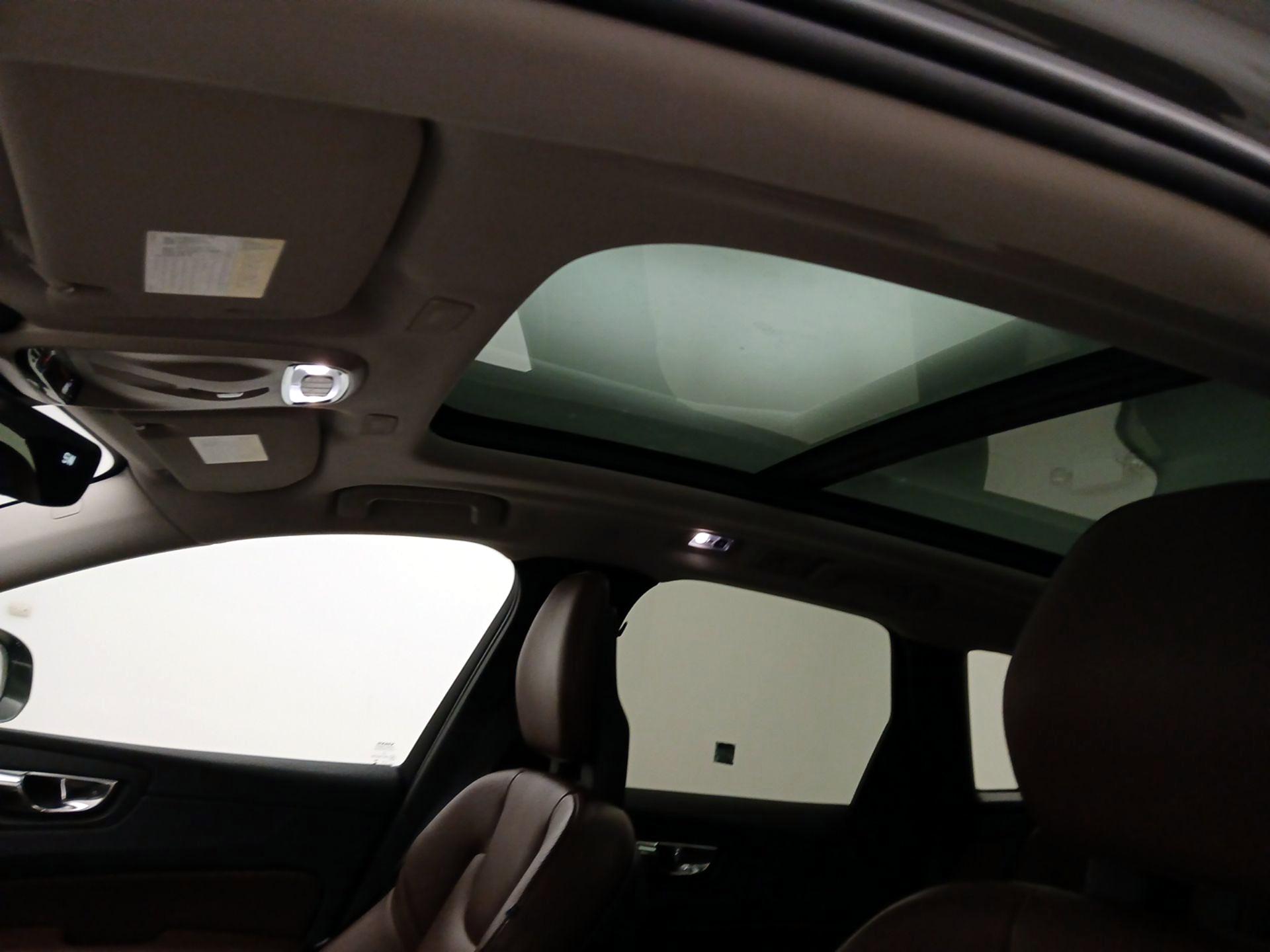 Thumbnail: 2019 Volvo XC60 - 20