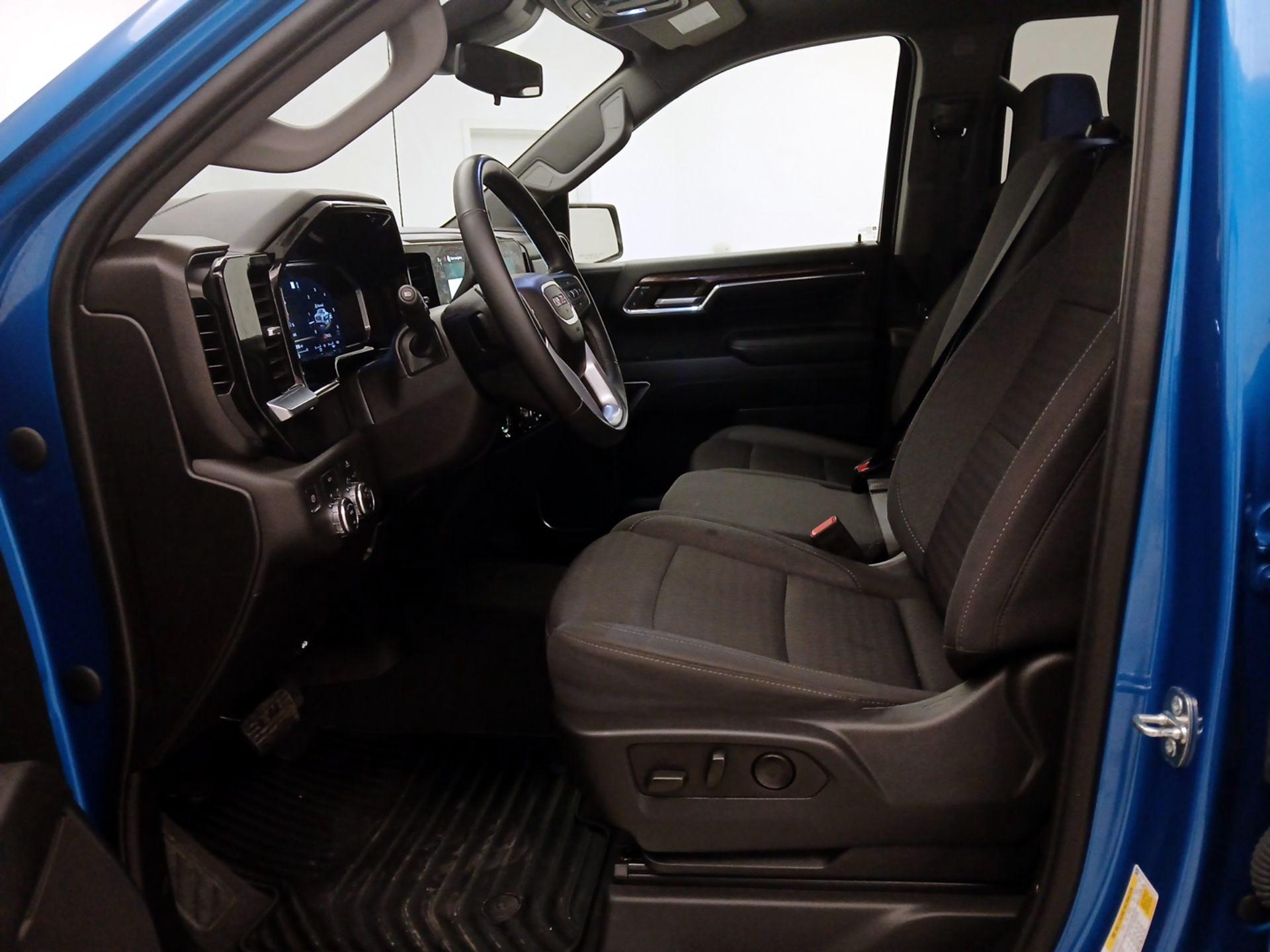 Thumbnail: 2023 GMC Sierra 1500 - 11