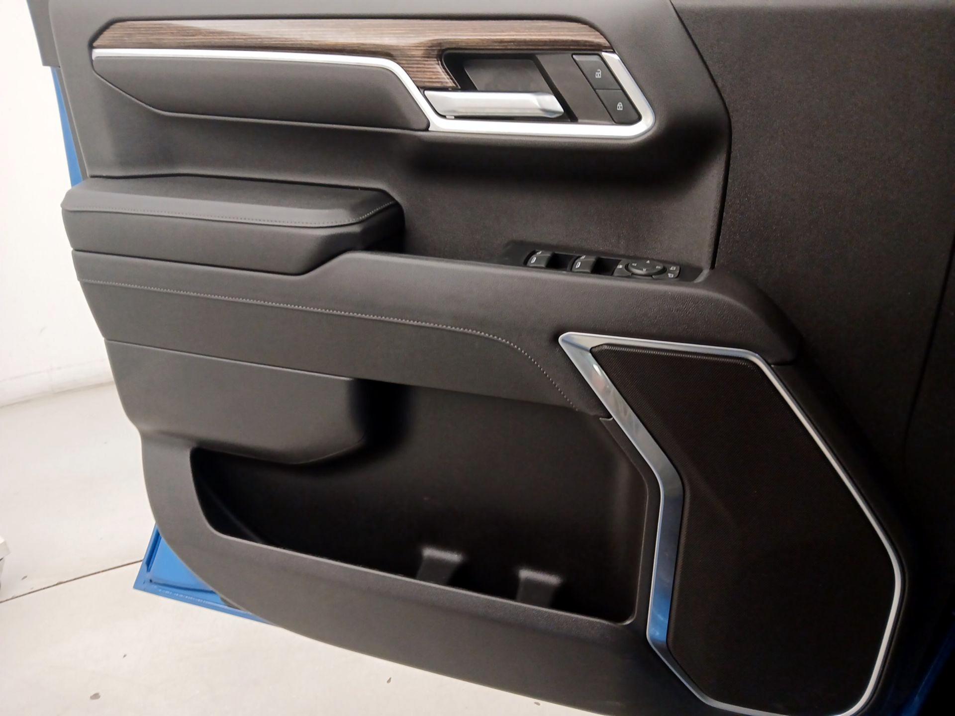 Thumbnail: 2023 GMC Sierra 1500 - 12