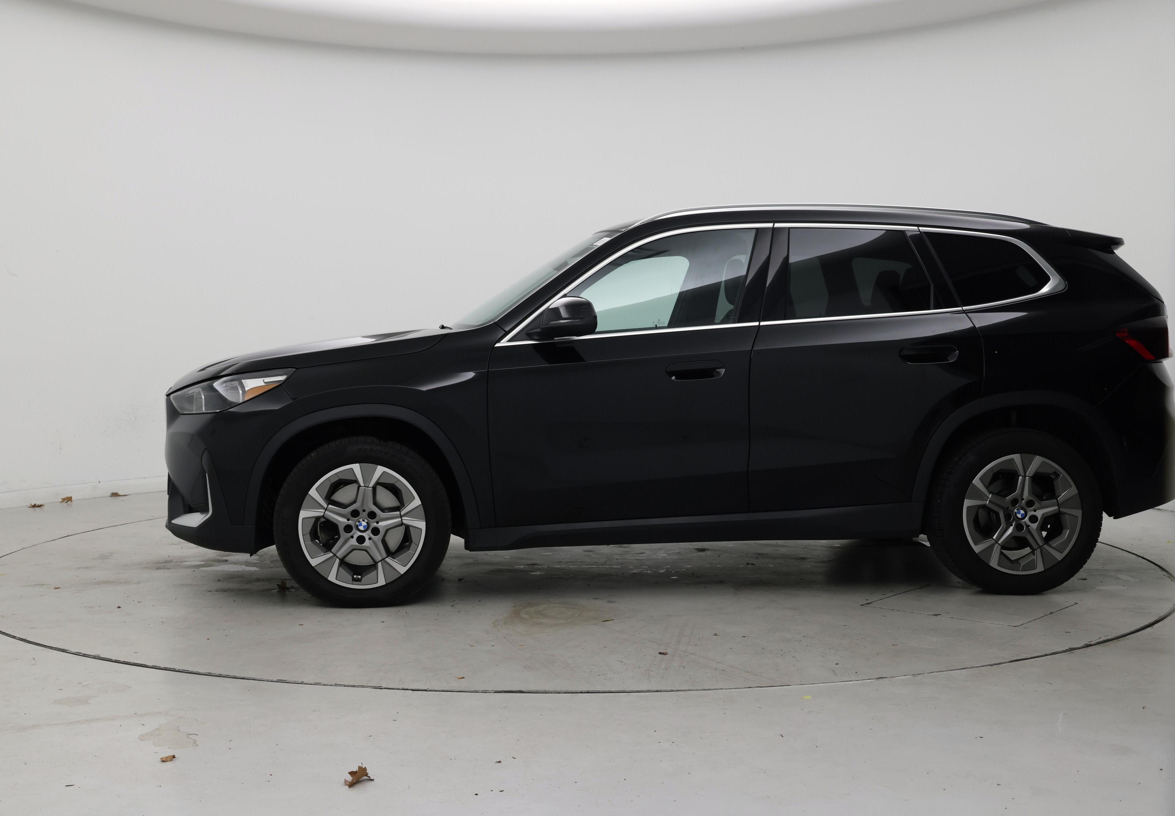 Thumbnail: 2023 BMW X1 - 3