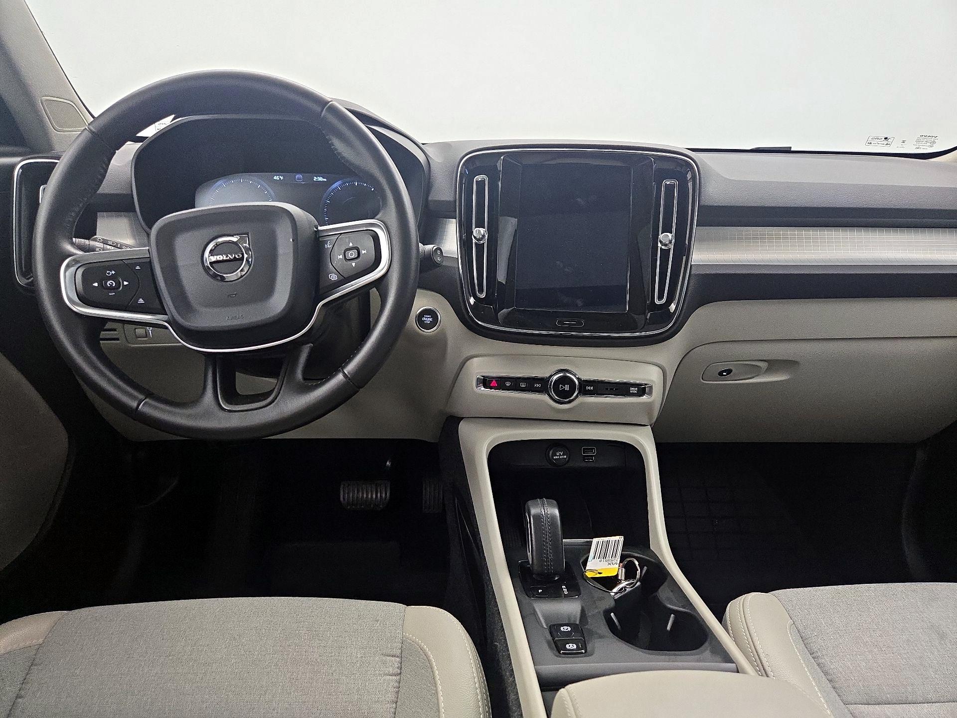 Thumbnail: 2020 Volvo XC40 - 9