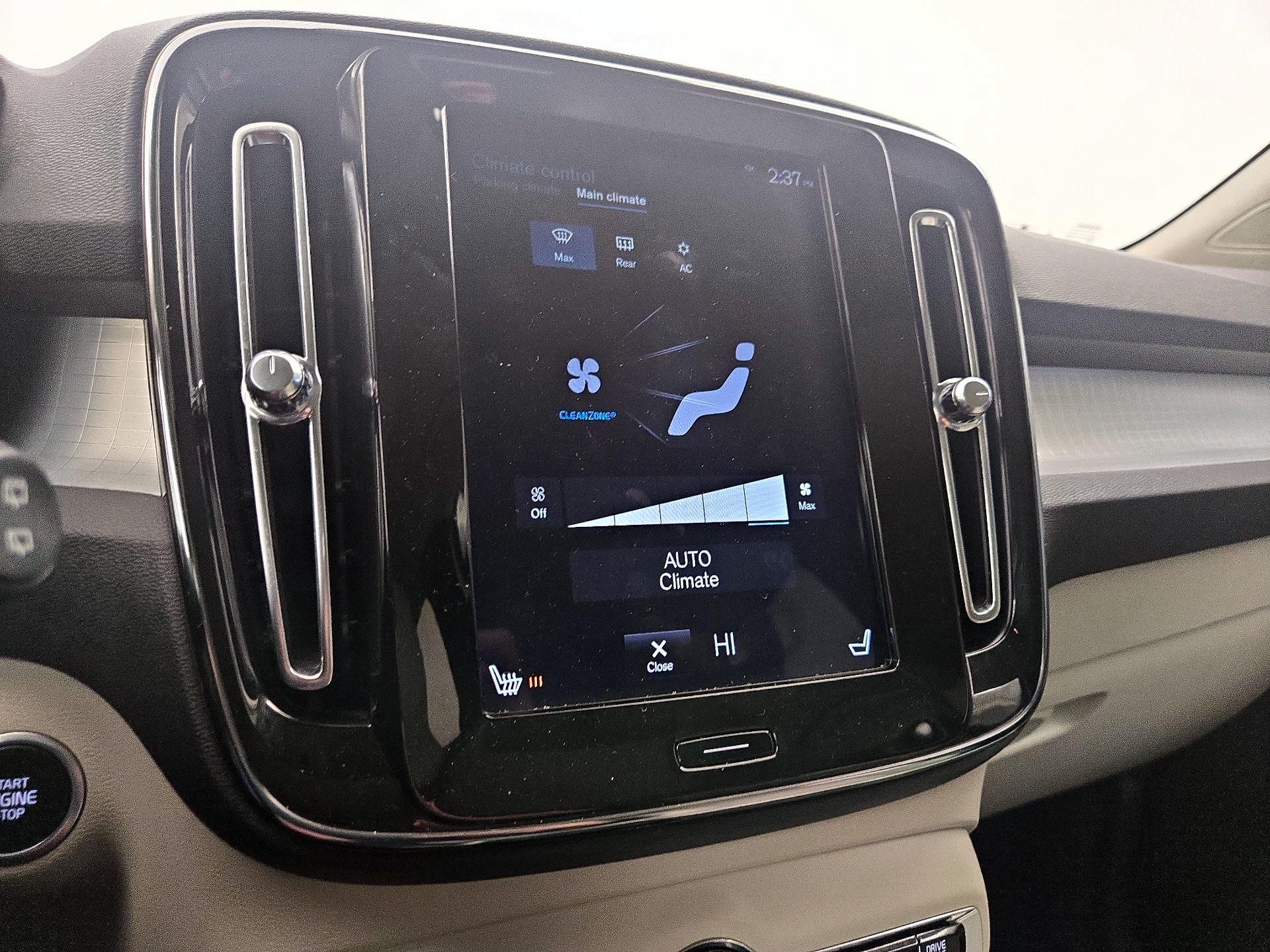 Thumbnail: 2020 Volvo XC40 - 17