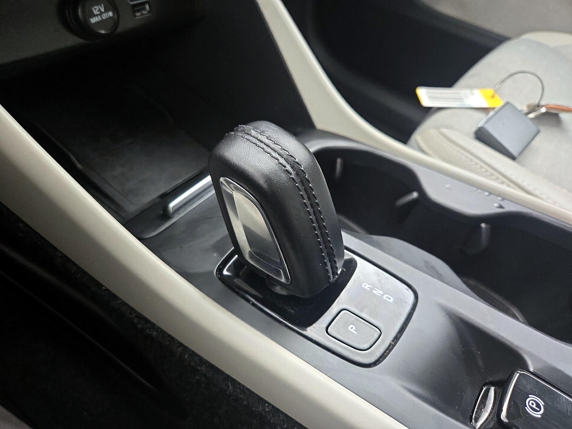 Thumbnail: 2020 Volvo XC40 - 18