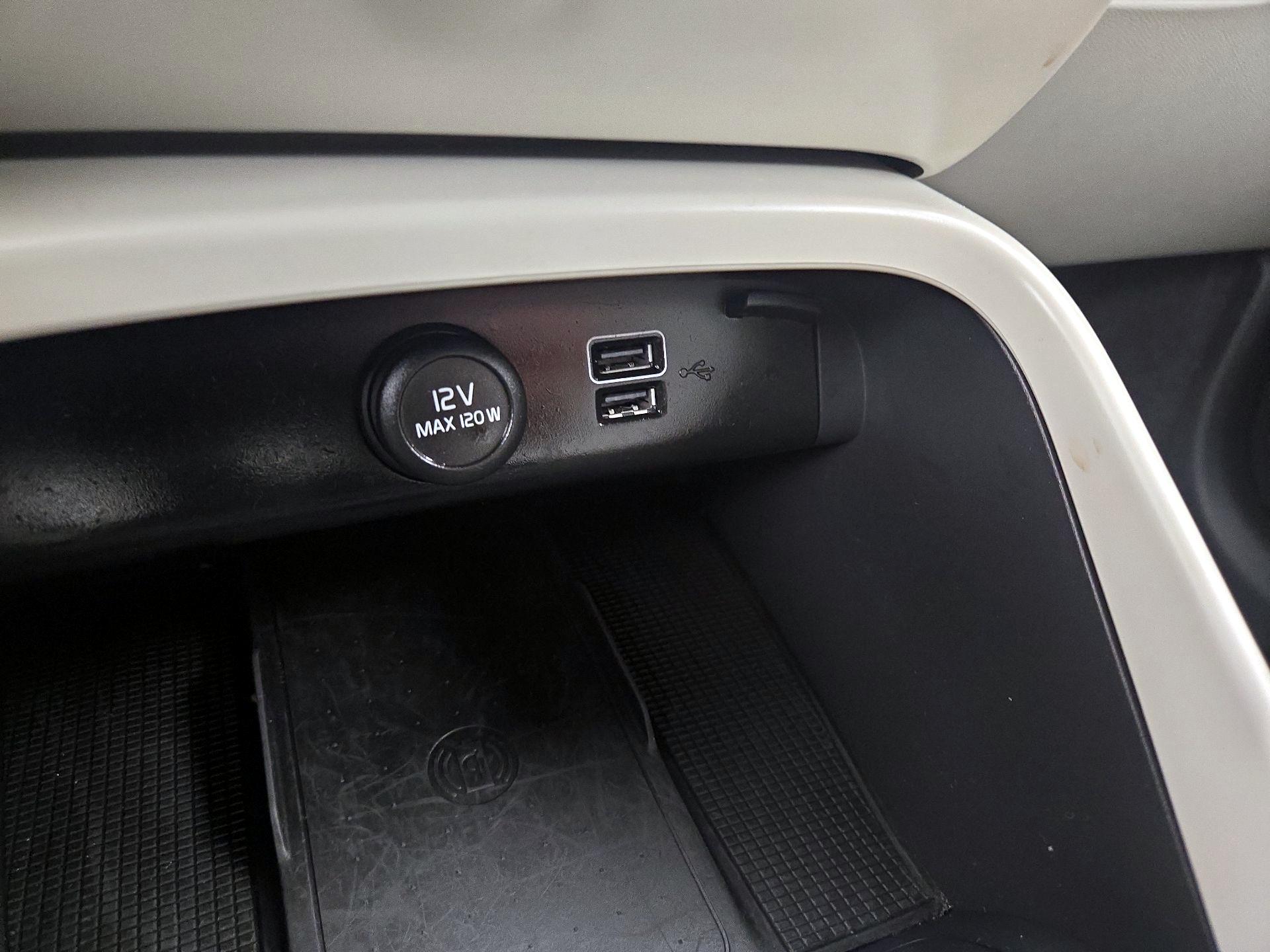 Thumbnail: 2020 Volvo XC40 - 19