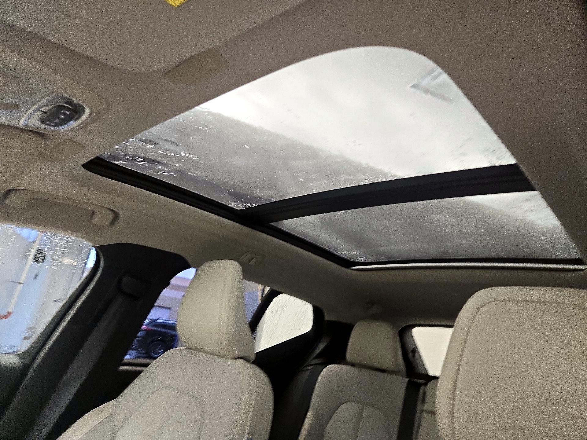 Thumbnail: 2020 Volvo XC40 - 20