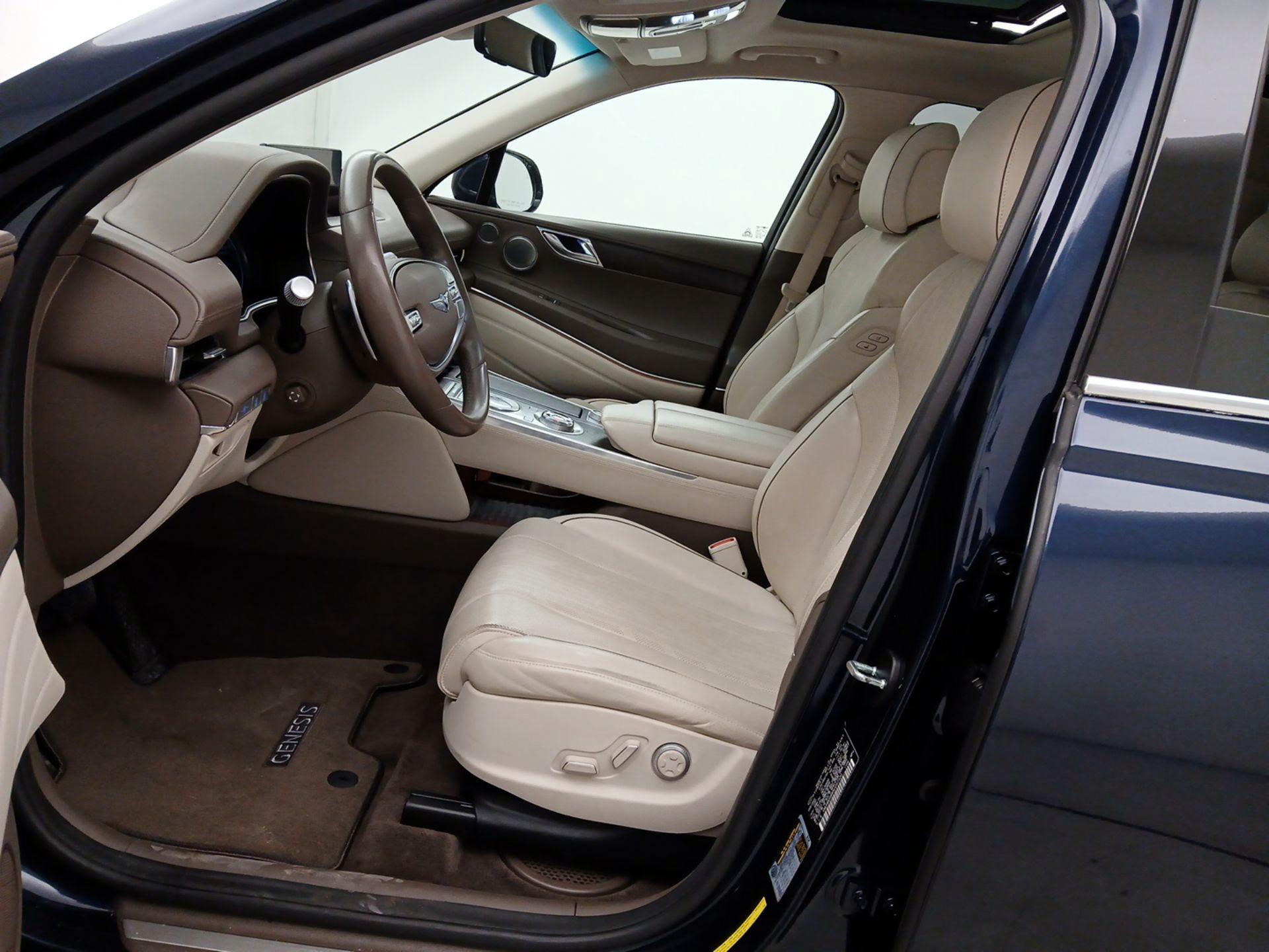 Thumbnail: 2022 Genesis GV80 - 11