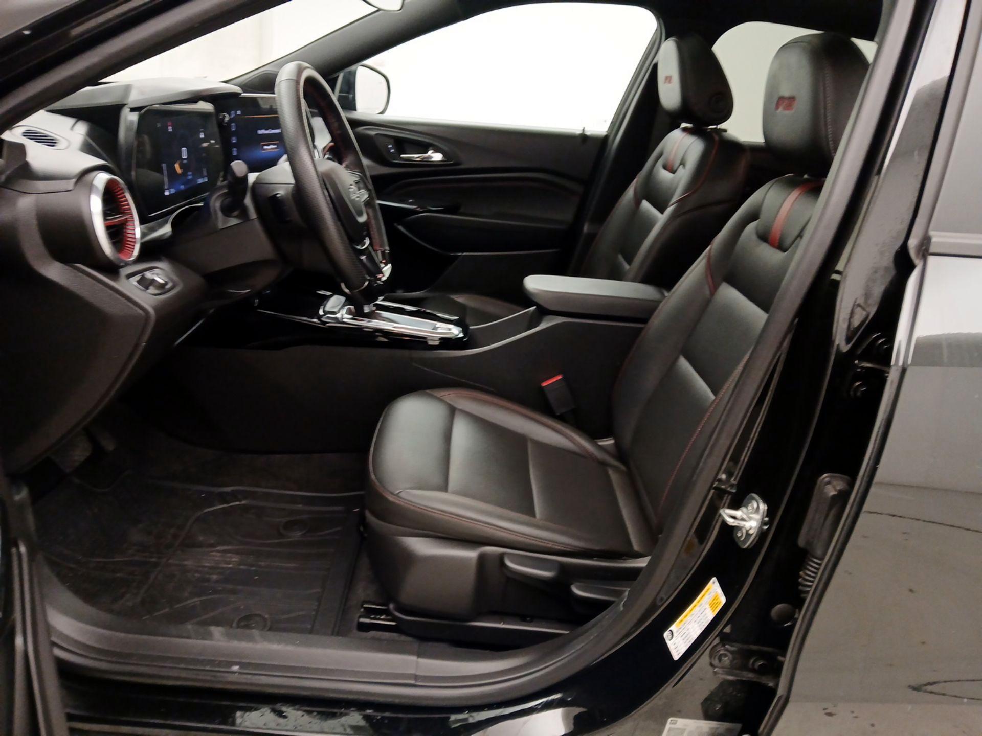 Thumbnail: 2025 Chevrolet Trax - 11