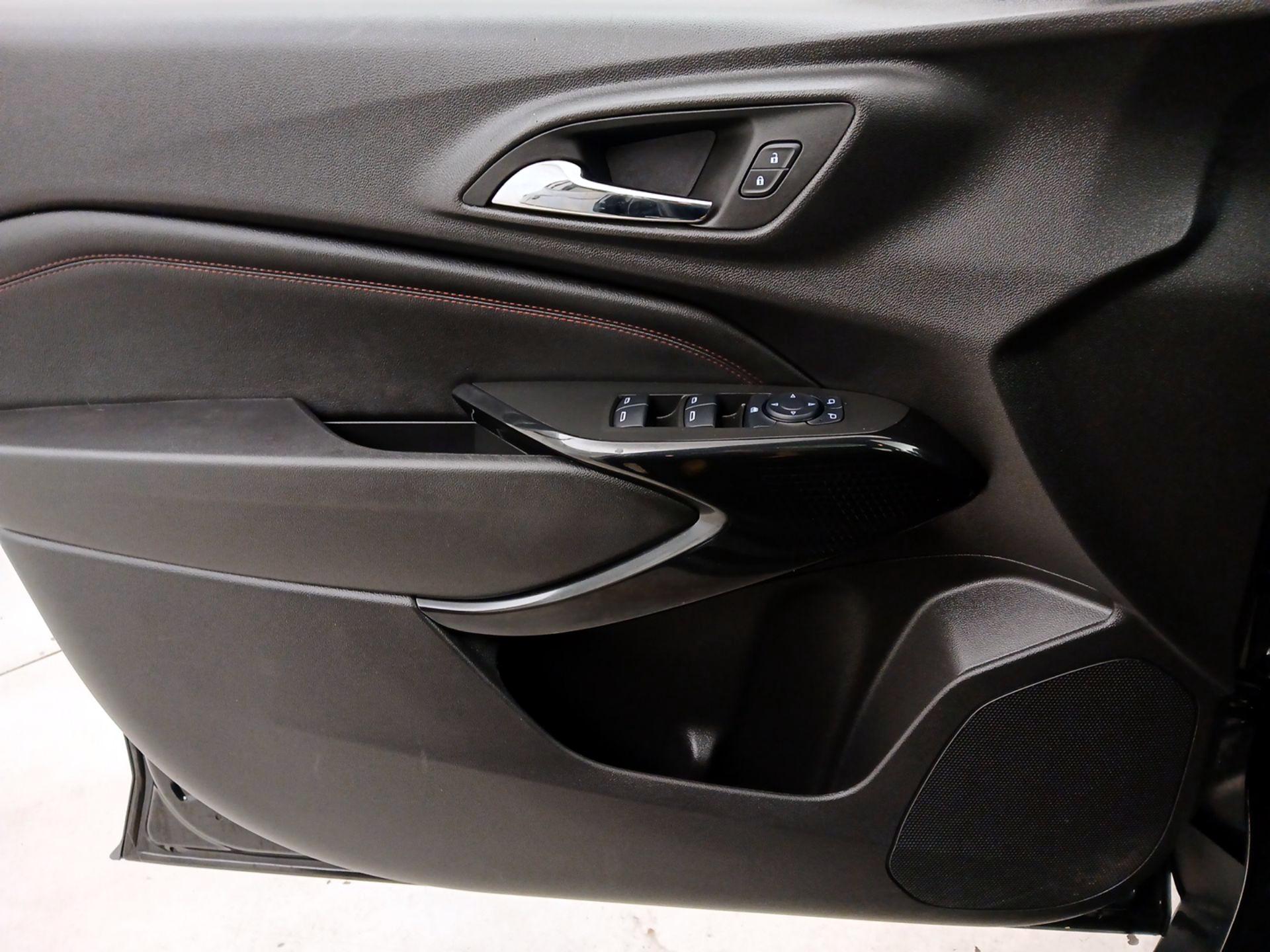 Thumbnail: 2025 Chevrolet Trax - 12