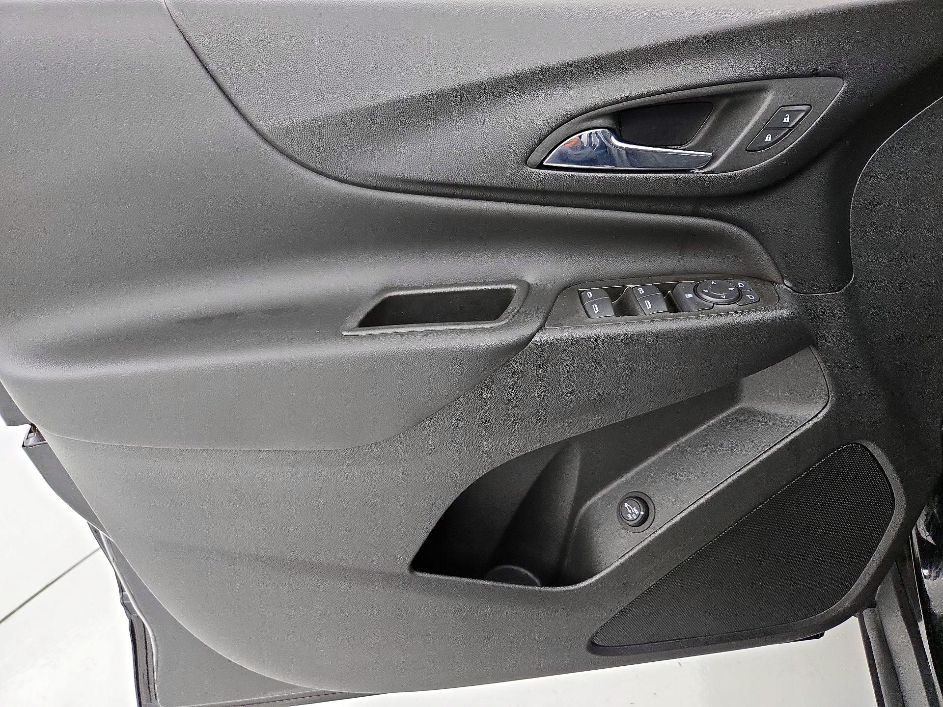 Thumbnail: 2022 Chevrolet Equinox - 12