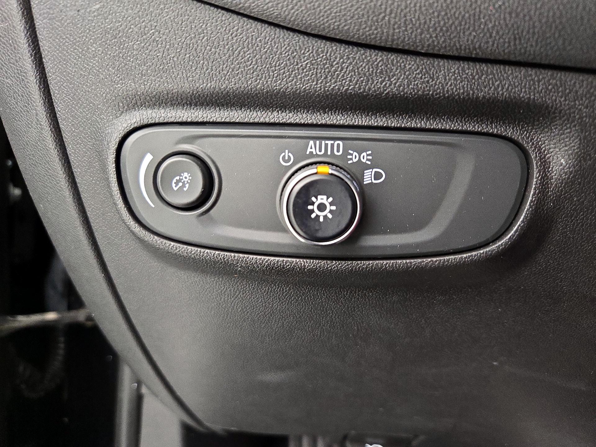 Thumbnail: 2022 Chevrolet Equinox - 13