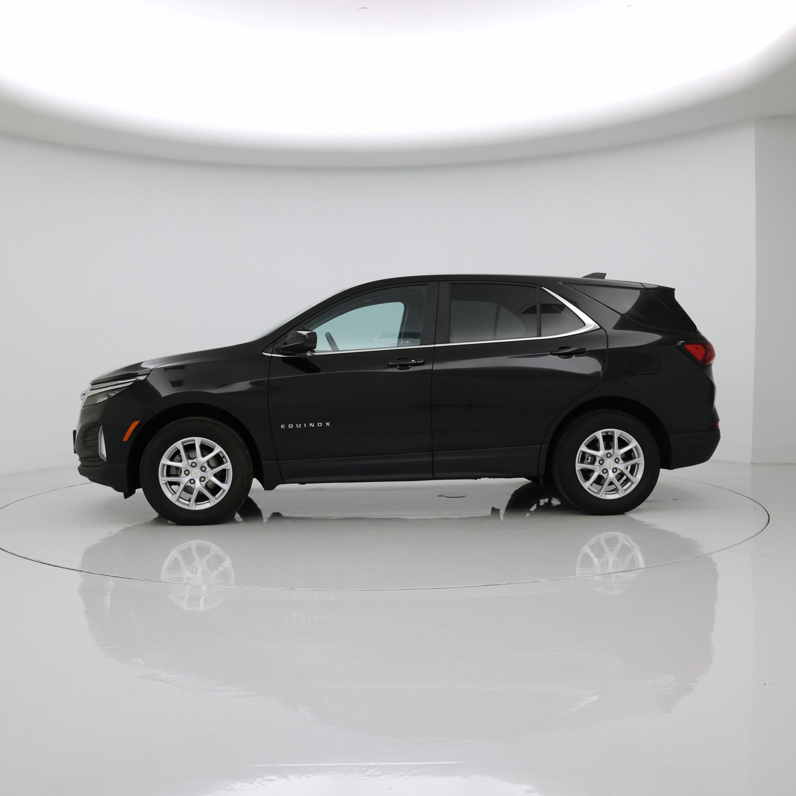 Thumbnail: 2023 Chevrolet Equinox - 3