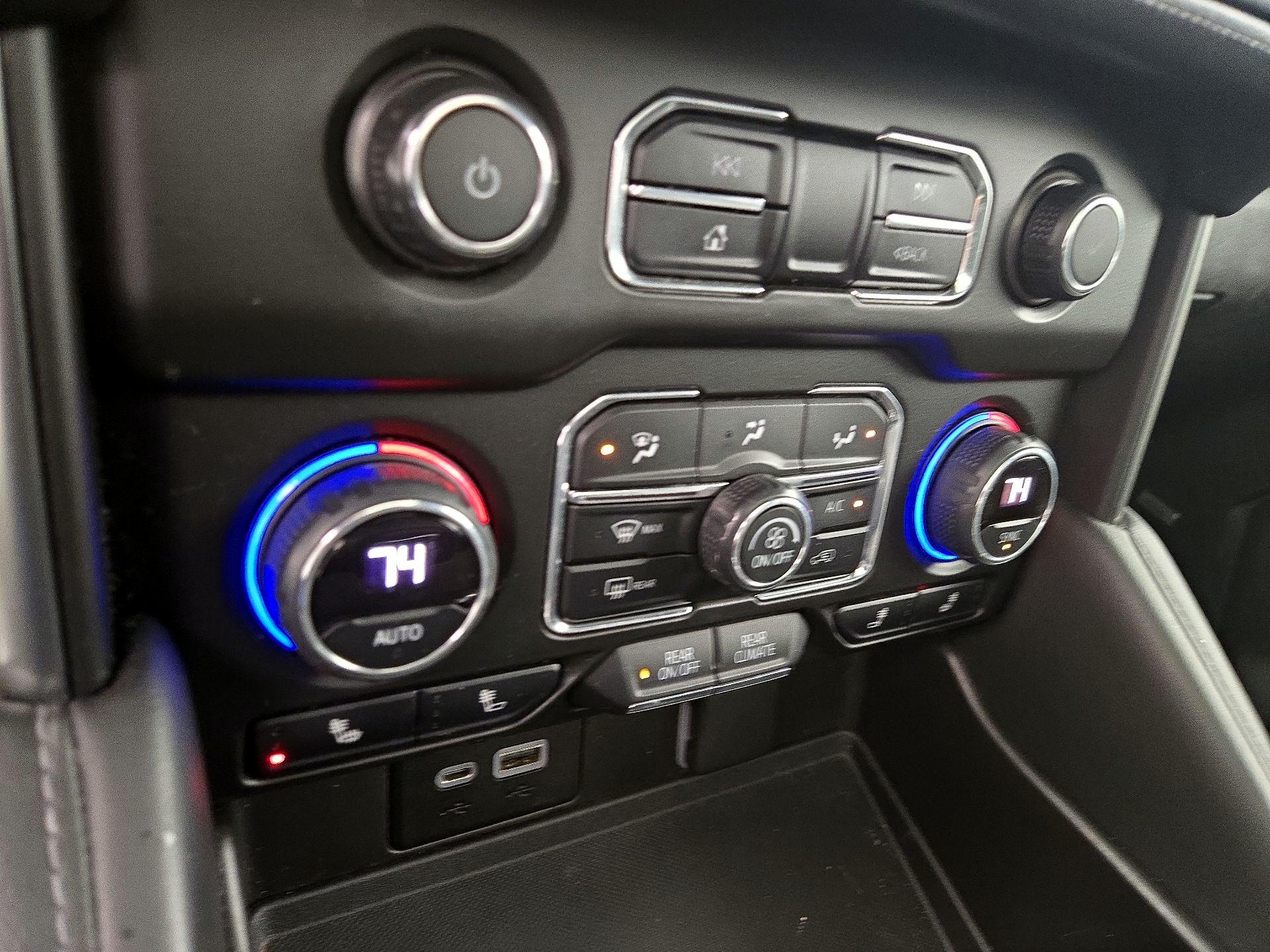 Thumbnail: 2021 Chevrolet Tahoe - 16