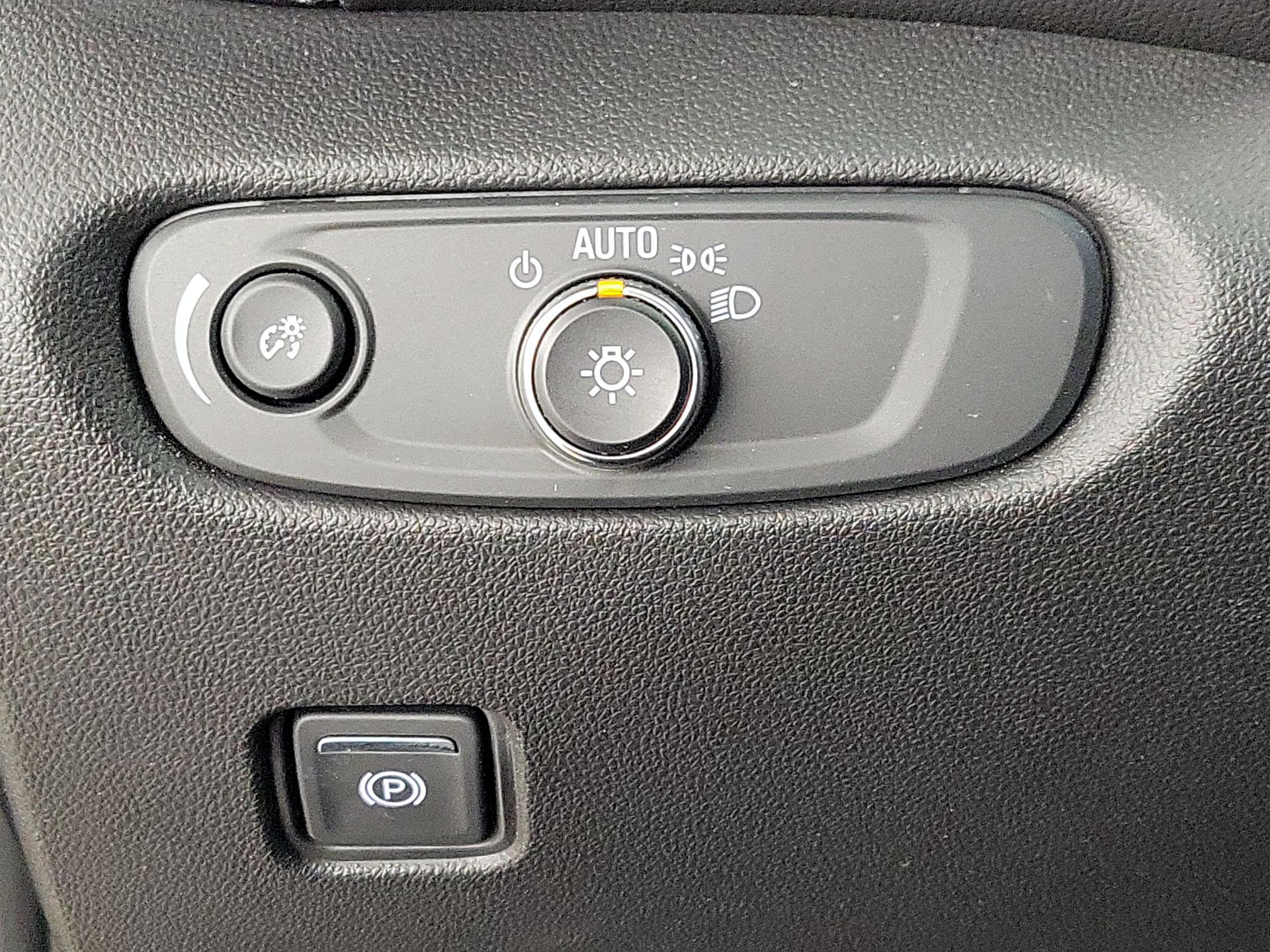 Thumbnail: 2022 Chevrolet Blazer - 13