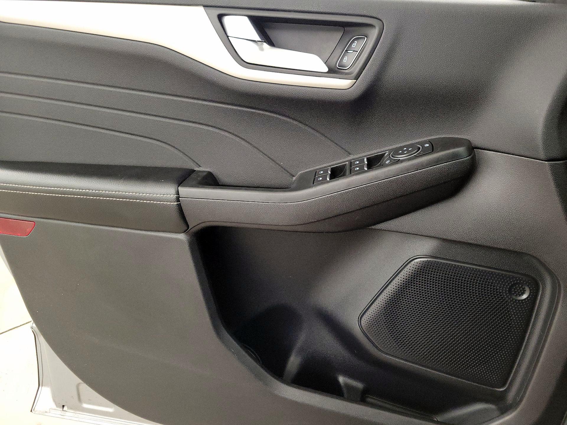 Thumbnail: 2022 Ford Escape - 12