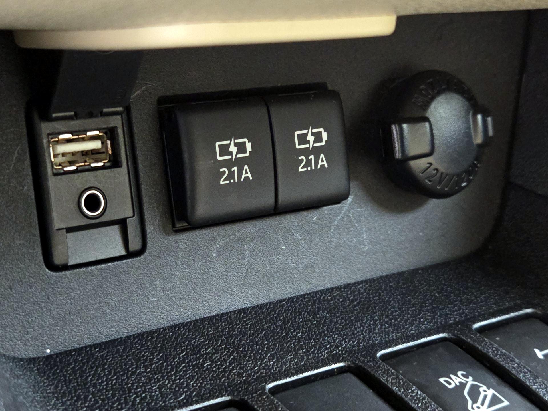 Thumbnail: 2017 Toyota Highlander - 18