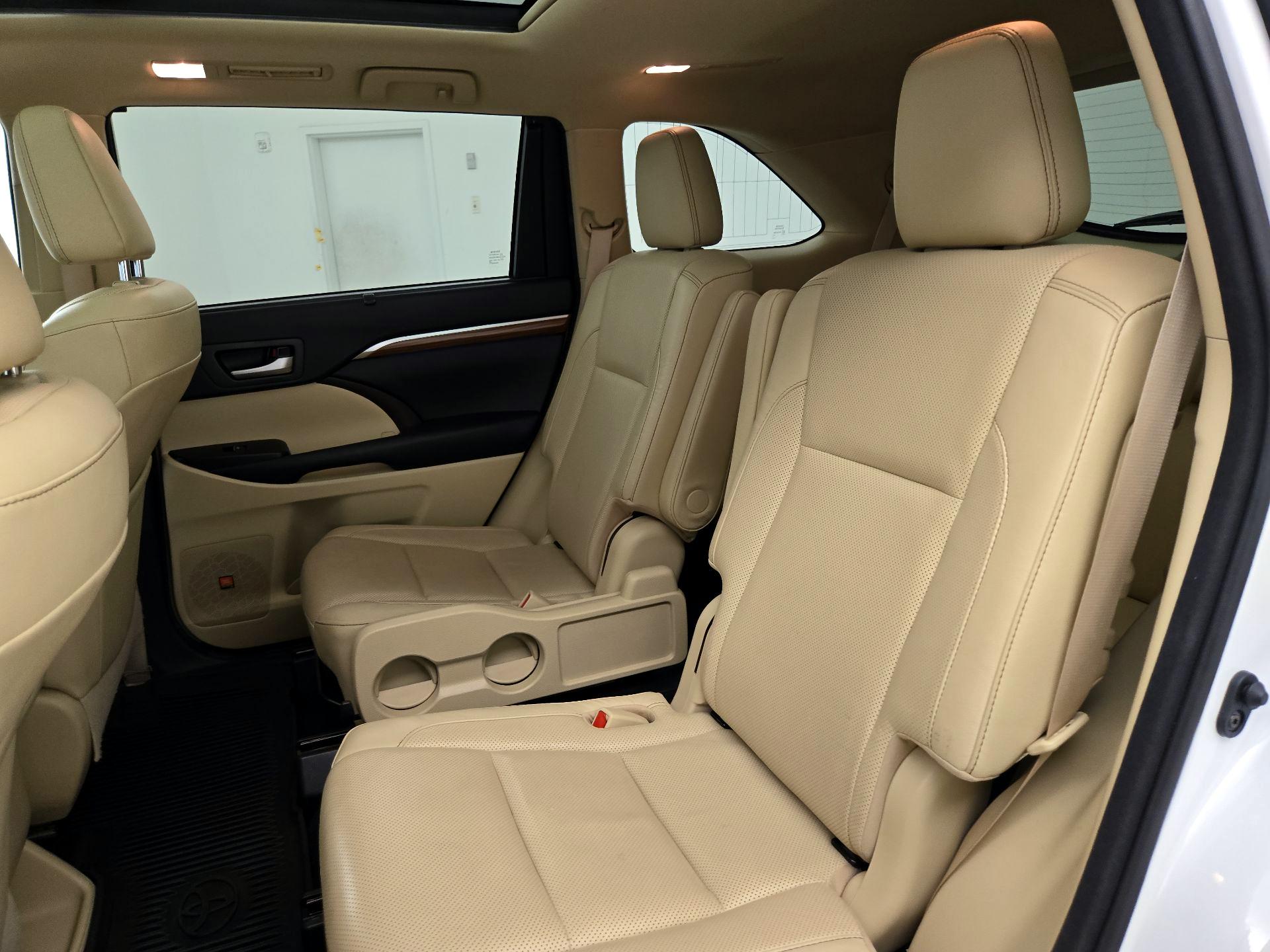 Thumbnail: 2017 Toyota Highlander - 20