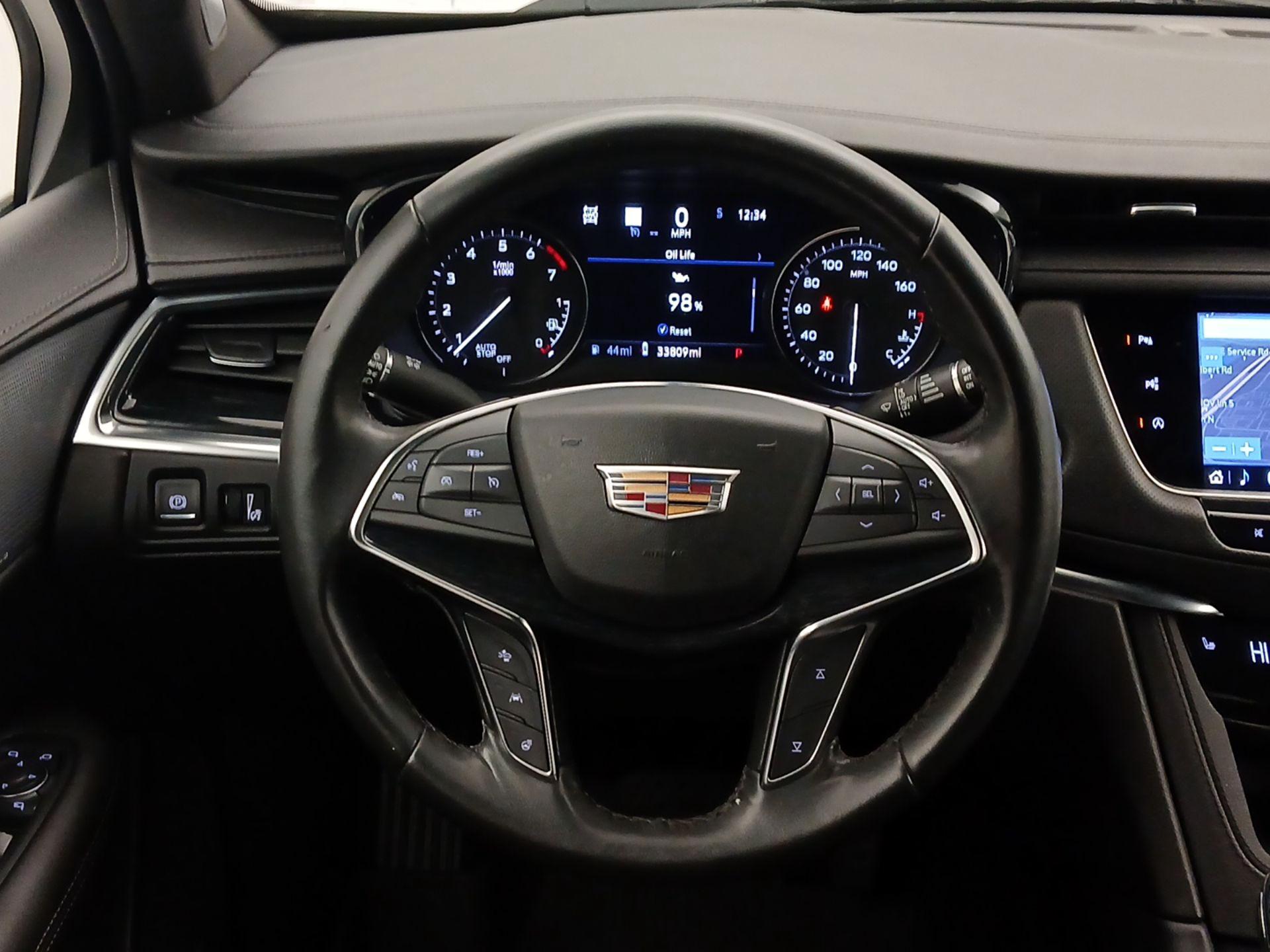 Thumbnail: 2023 Cadillac XT5 - 10