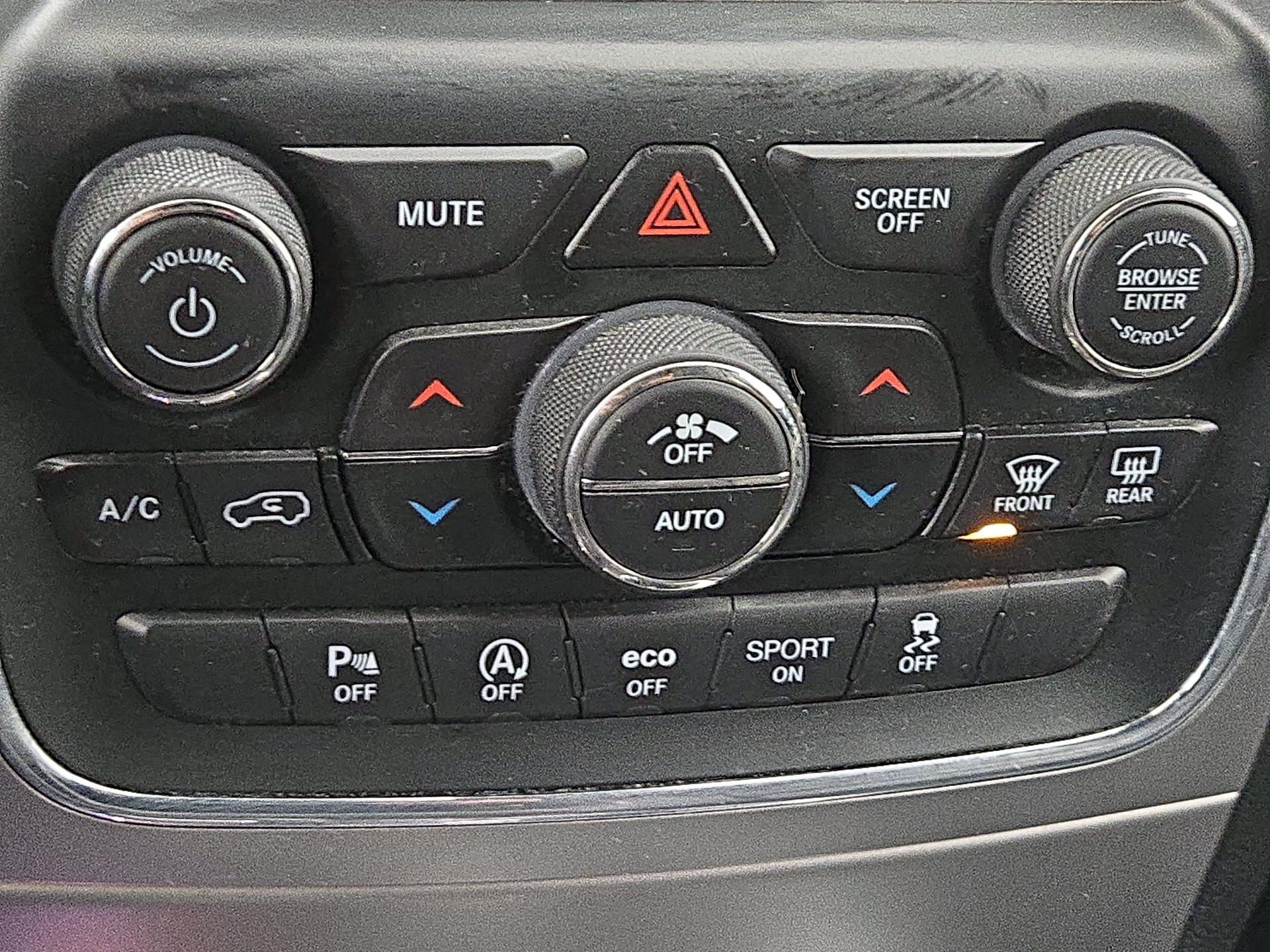 Thumbnail: 2018 Jeep Grand Cherokee - 16