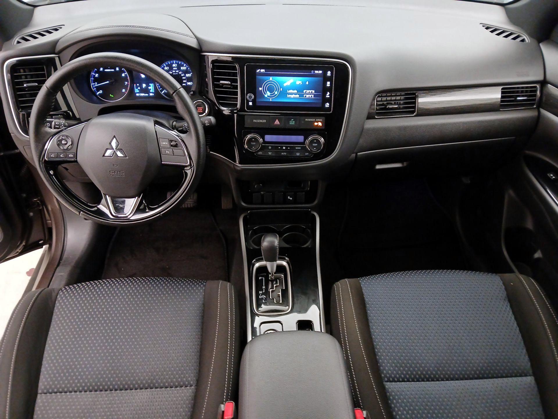 Thumbnail: 2018 Mitsubishi Outlander - 9