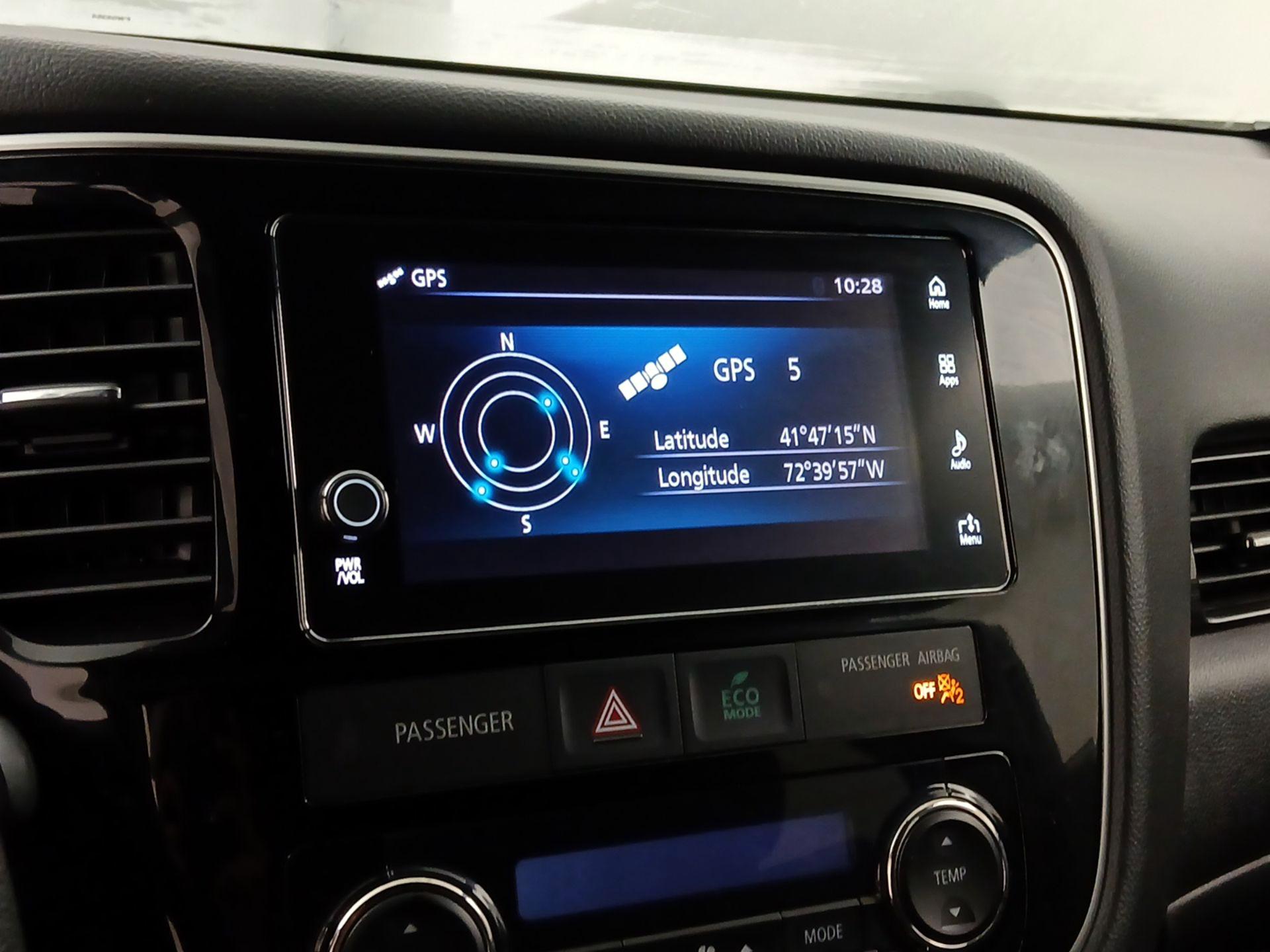 Thumbnail: 2018 Mitsubishi Outlander - 14