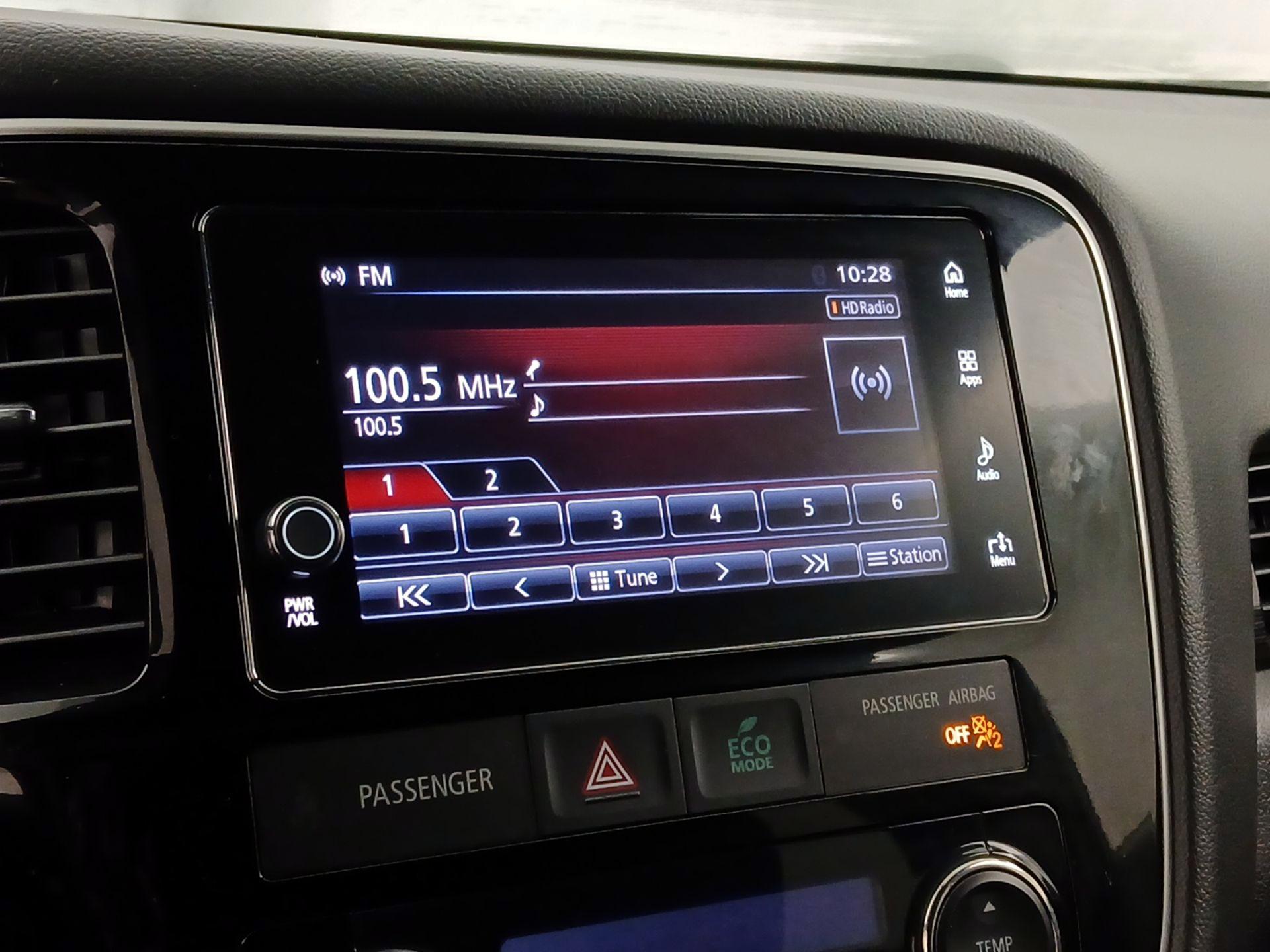 Thumbnail: 2018 Mitsubishi Outlander - 16