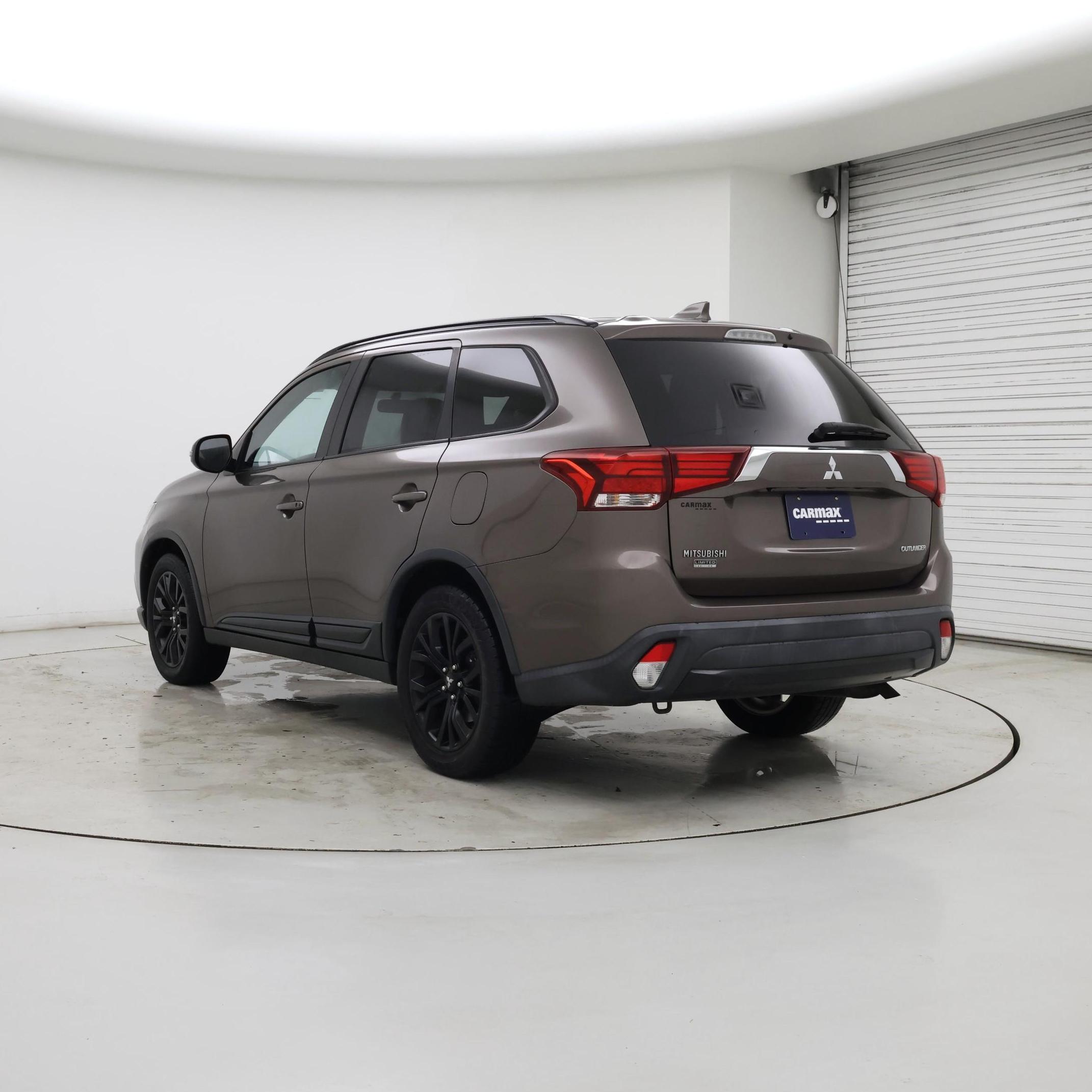 Thumbnail: 2018 Mitsubishi Outlander - 2