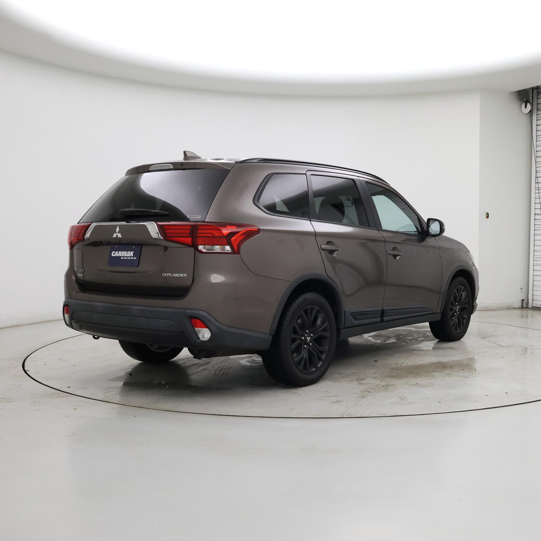 Thumbnail: 2018 Mitsubishi Outlander - 8