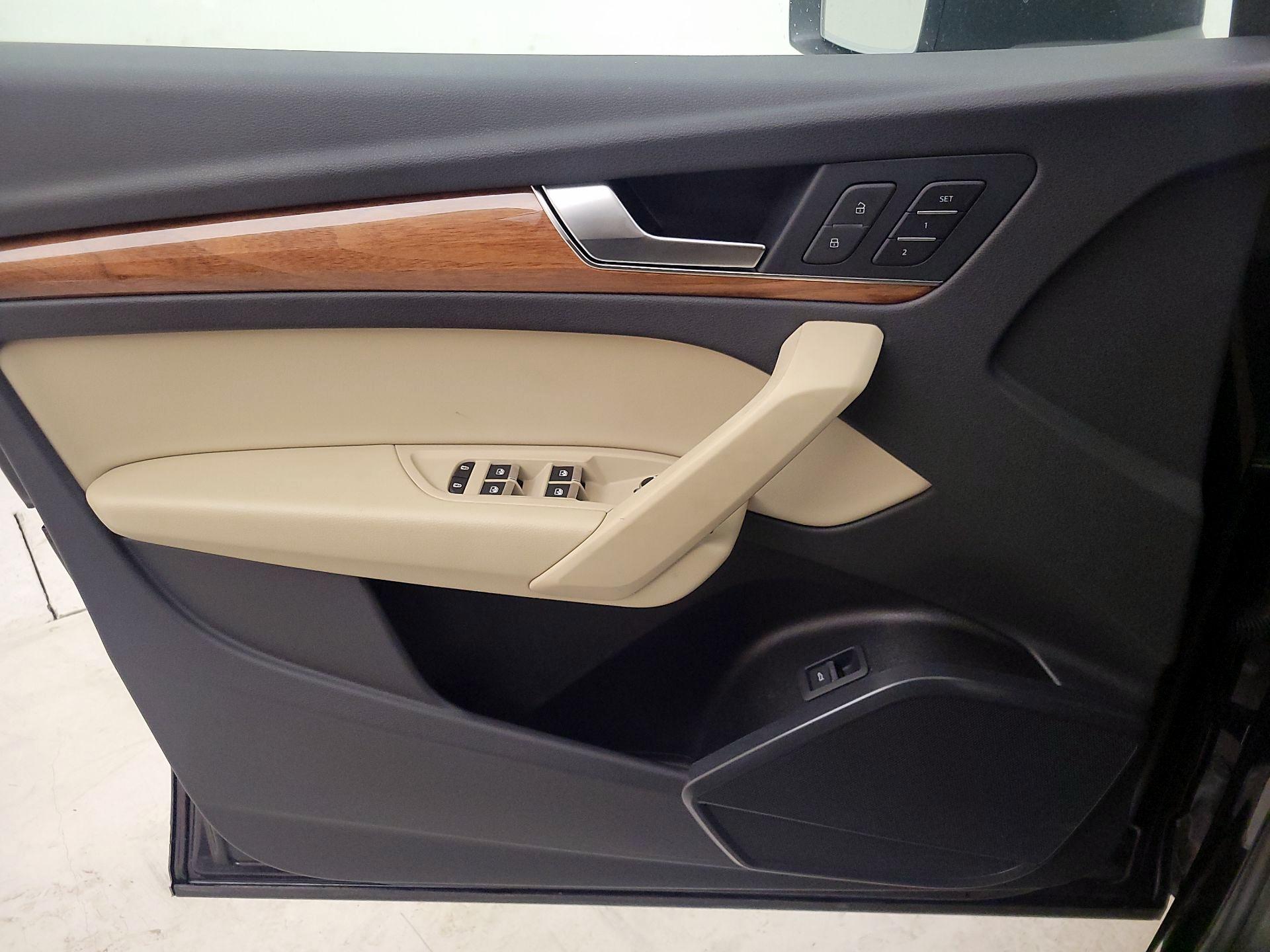 Thumbnail: 2023 Audi Q5 - 12