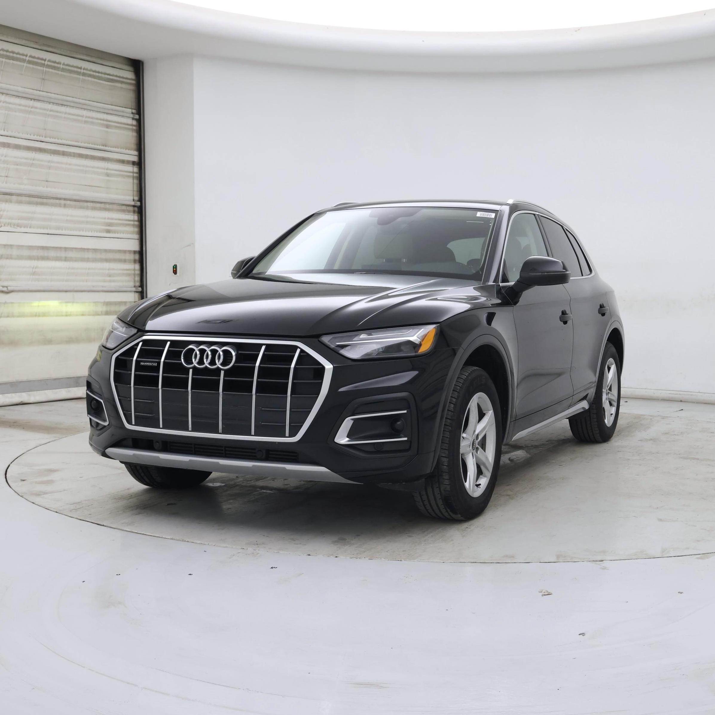 Thumbnail: 2023 Audi Q5 - 4