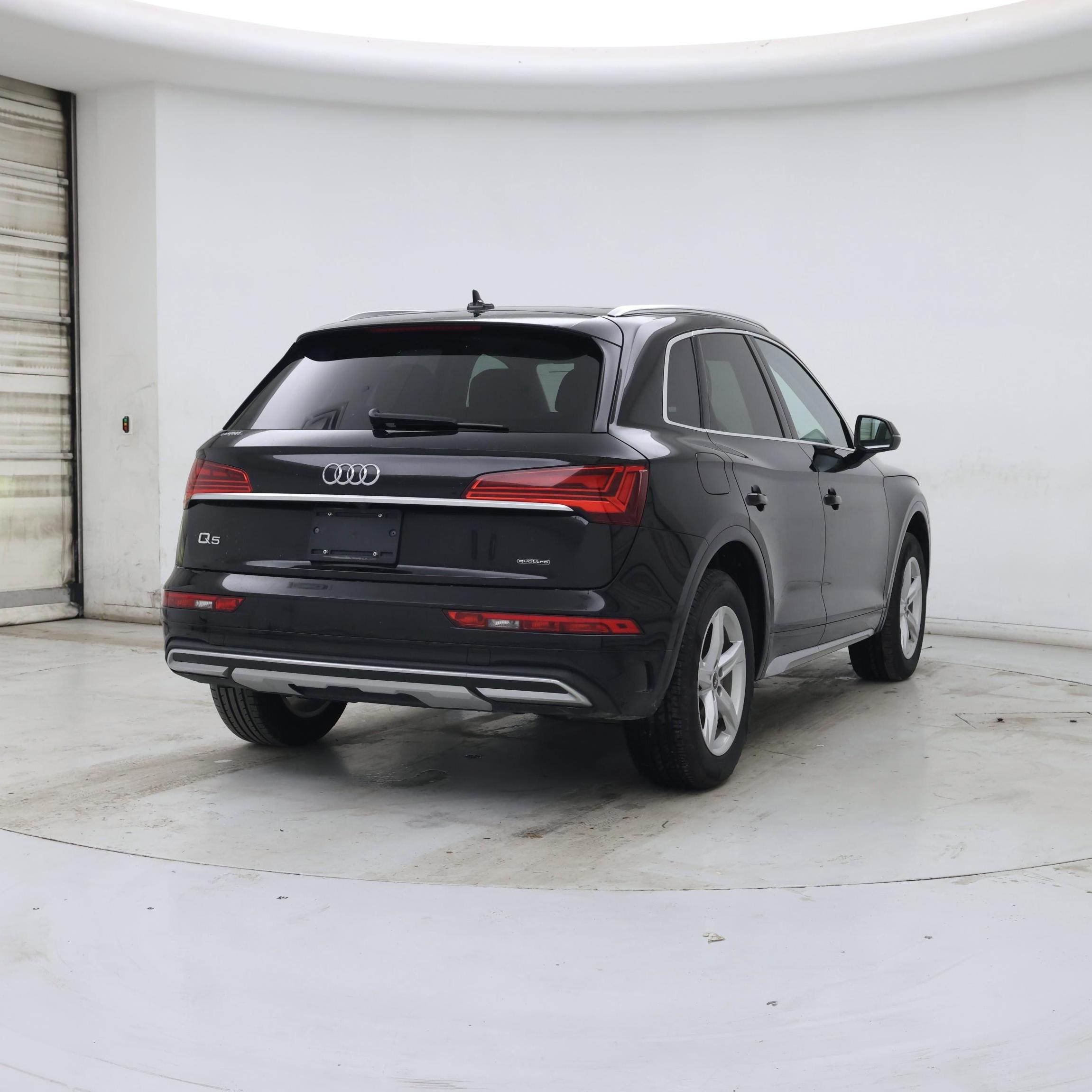 Thumbnail: 2023 Audi Q5 - 8