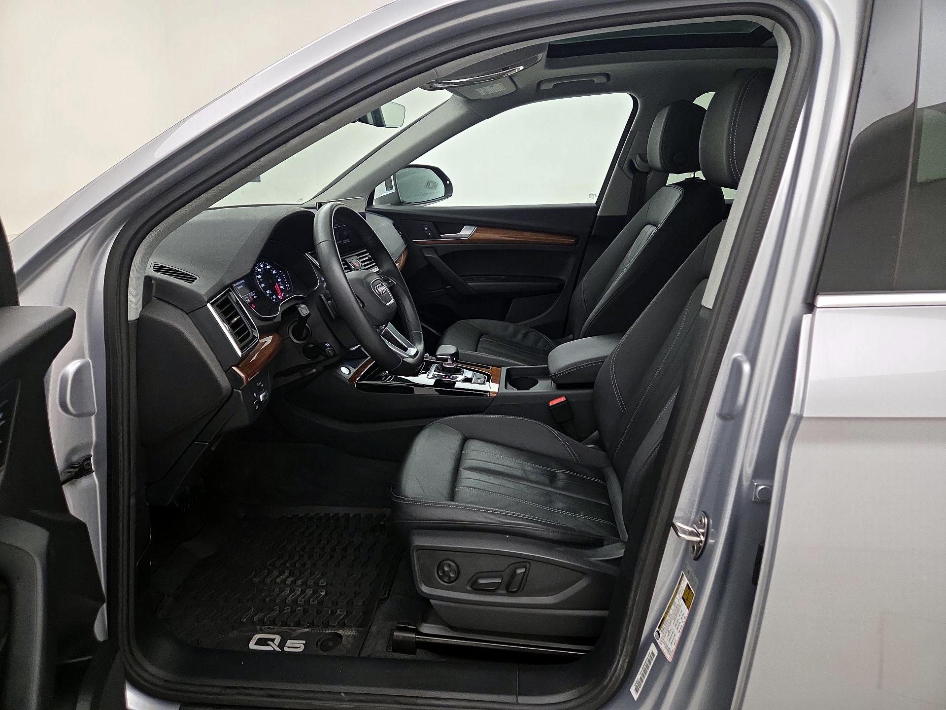 Thumbnail: 2023 Audi Q5 - 11