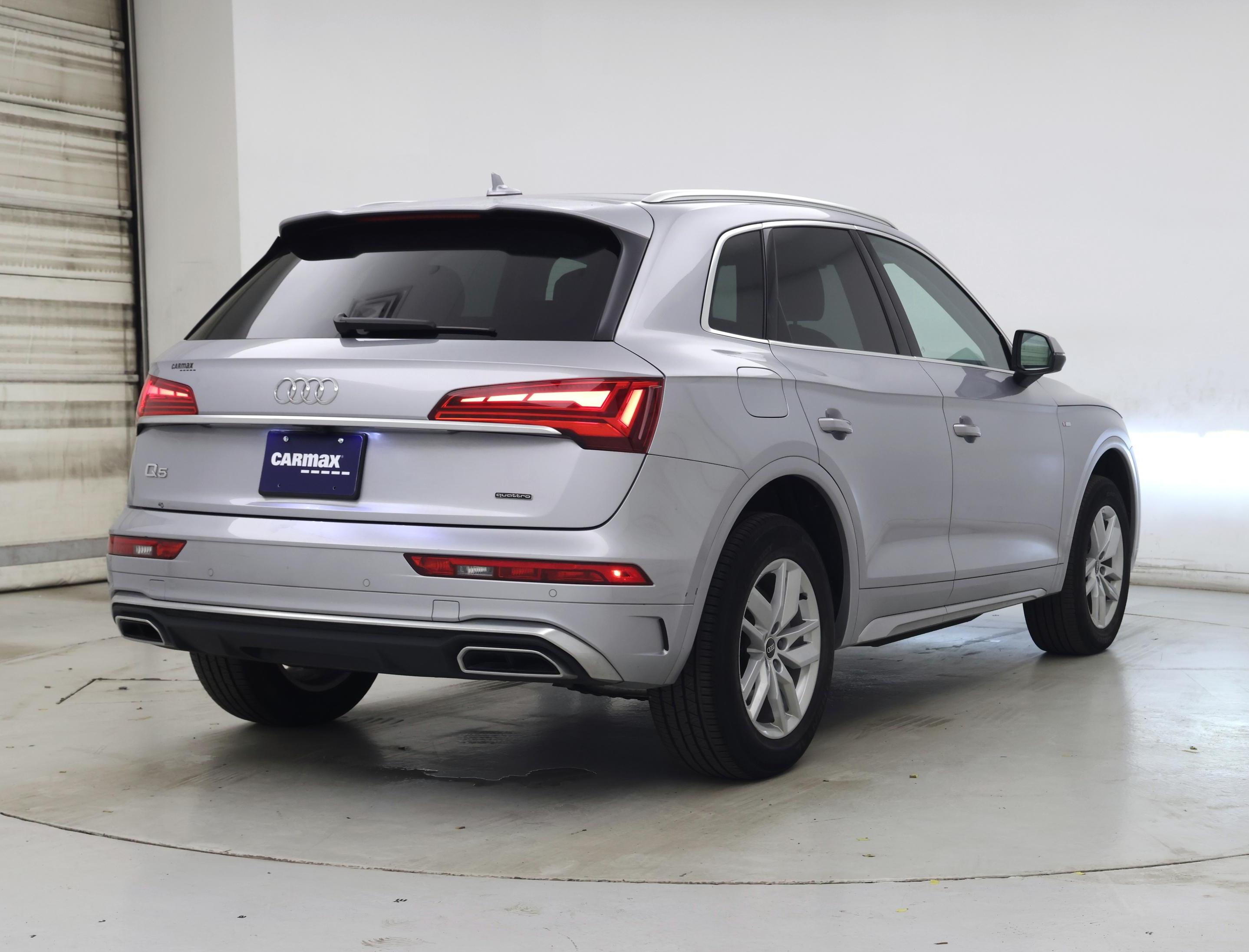 Thumbnail: 2023 Audi Q5 - 8