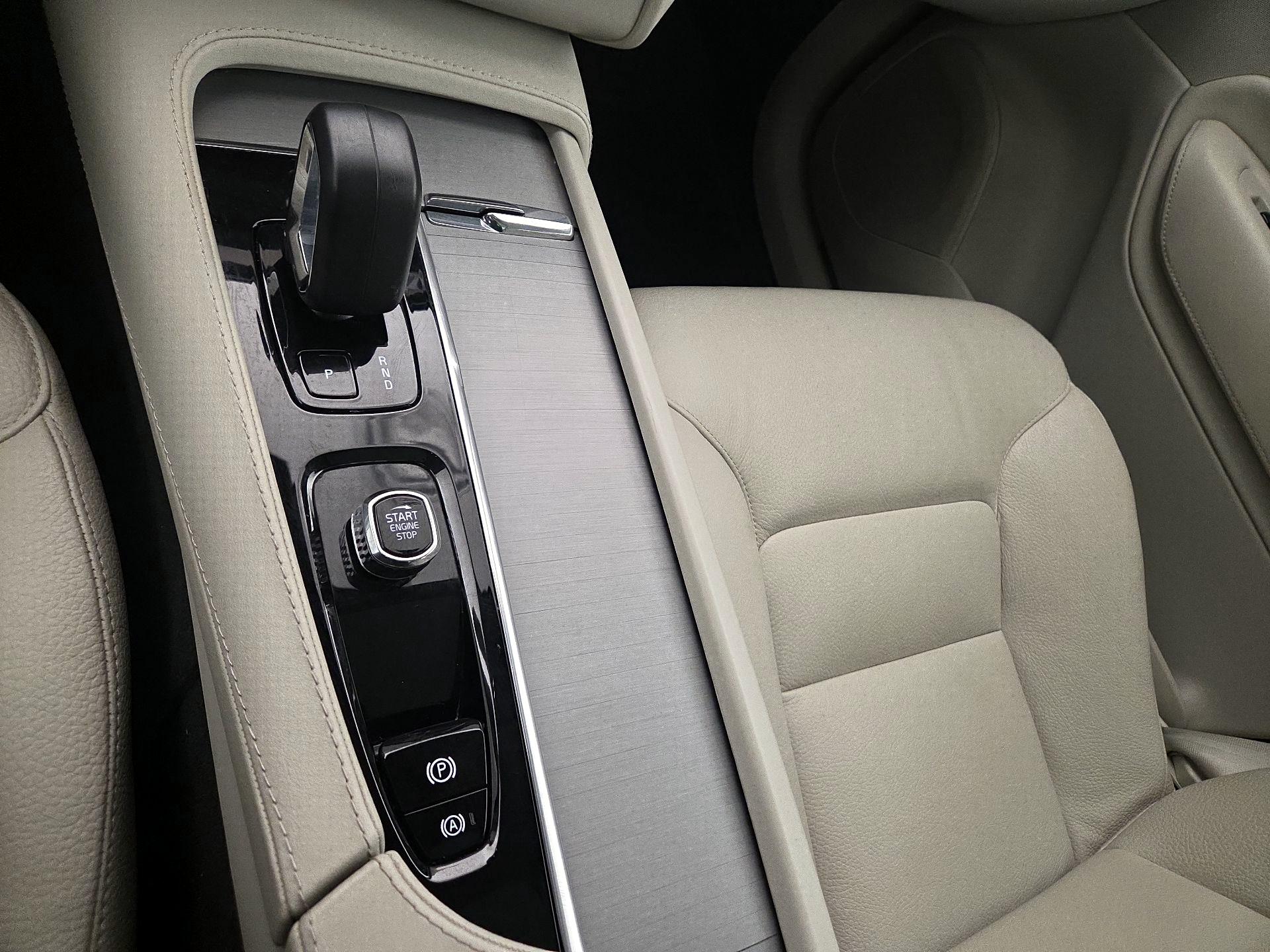 Thumbnail: 2024 Volvo XC90 - 18